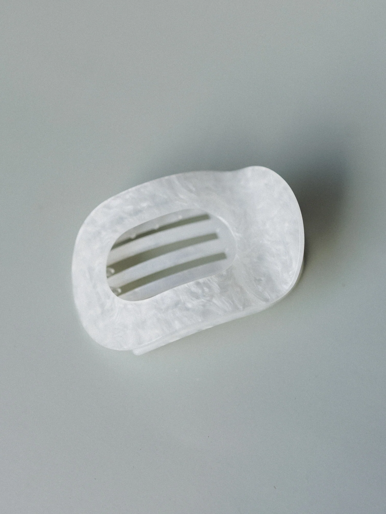 Ashton Clip - Off White - Image 2