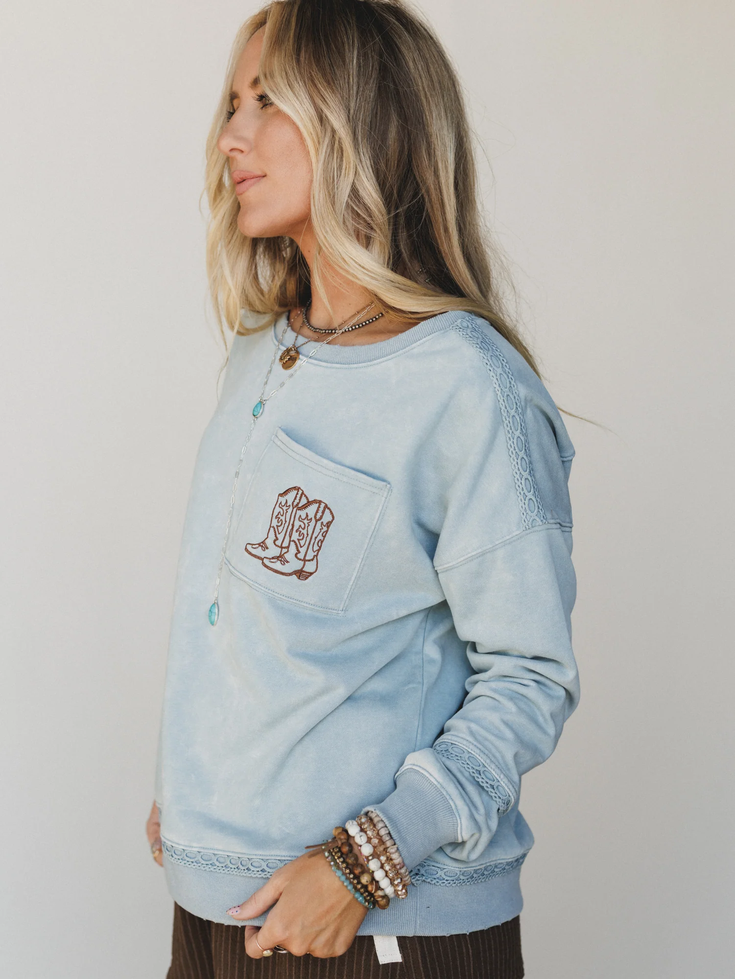 Boots Pocket Sweatshirt - Denim - Image 6