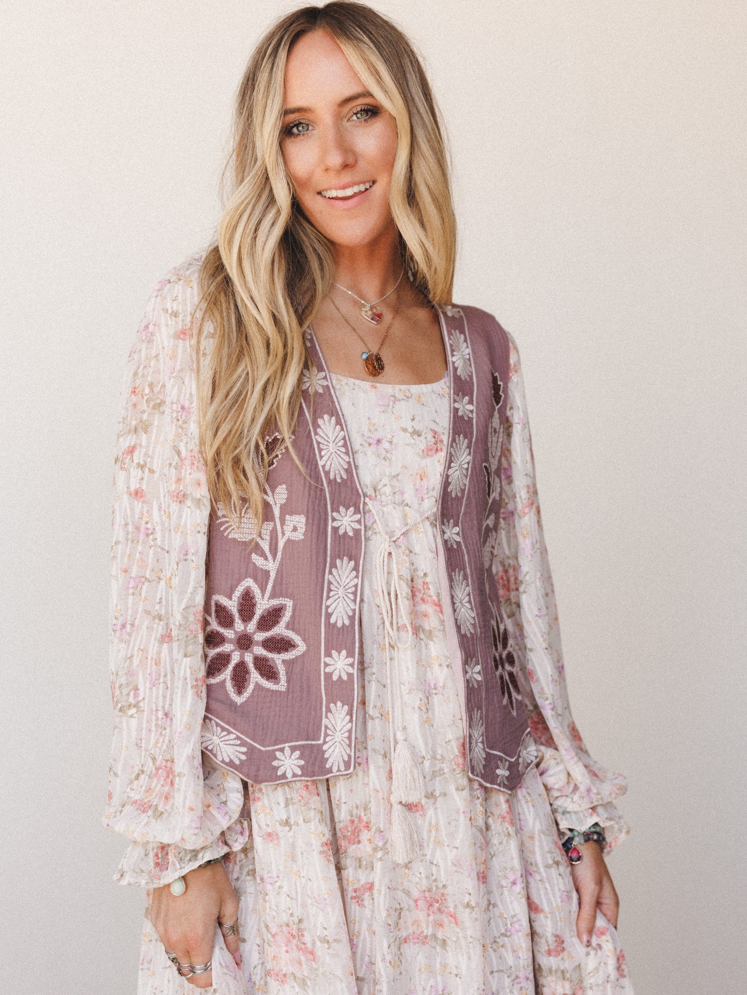 Clover Petals Vest - Mushroom - Image 4