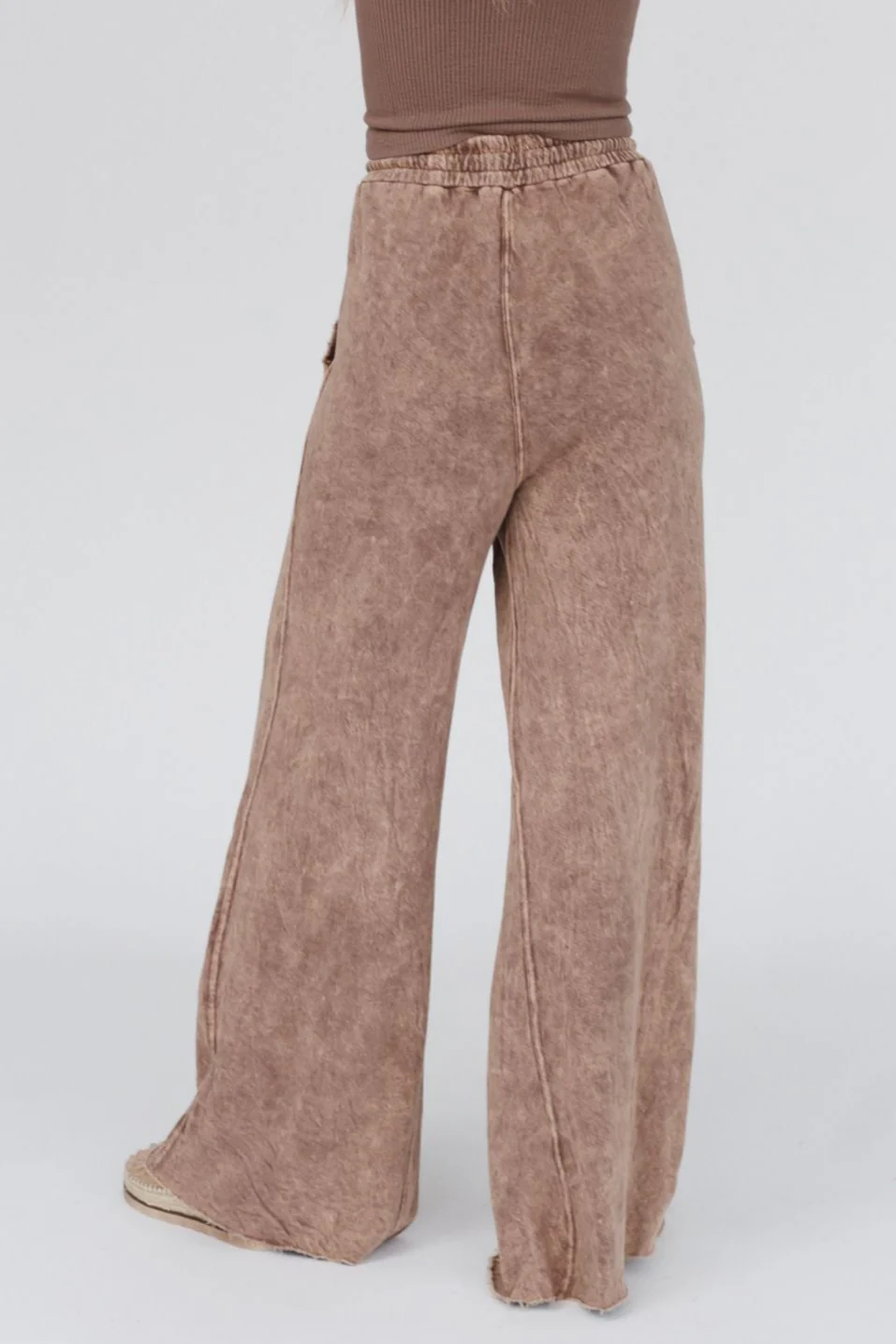 Relaxing Robin Wide Leg Pant - New Mocha - Image 4