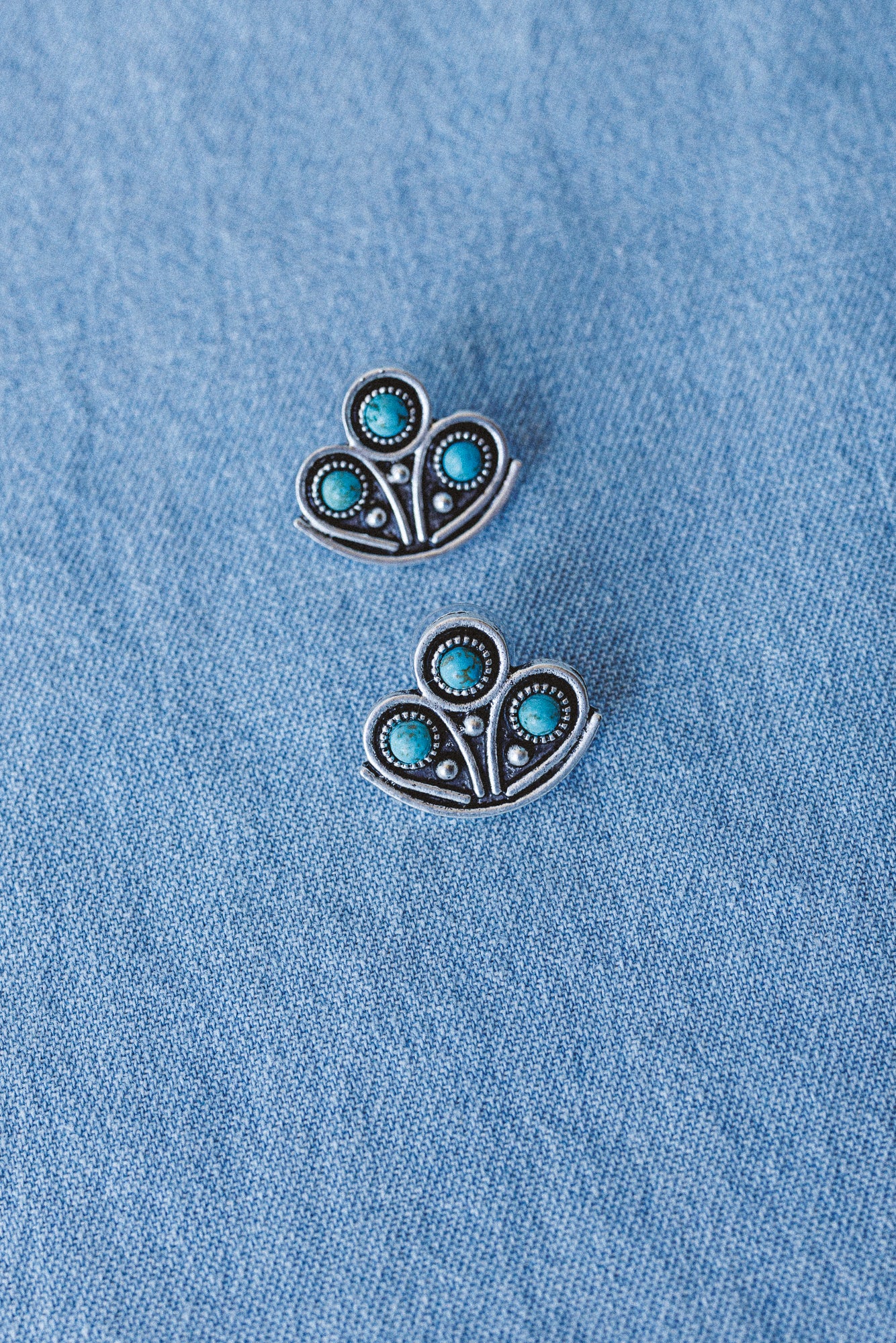 Desert Lily Earrings - Turquoise - Image 3