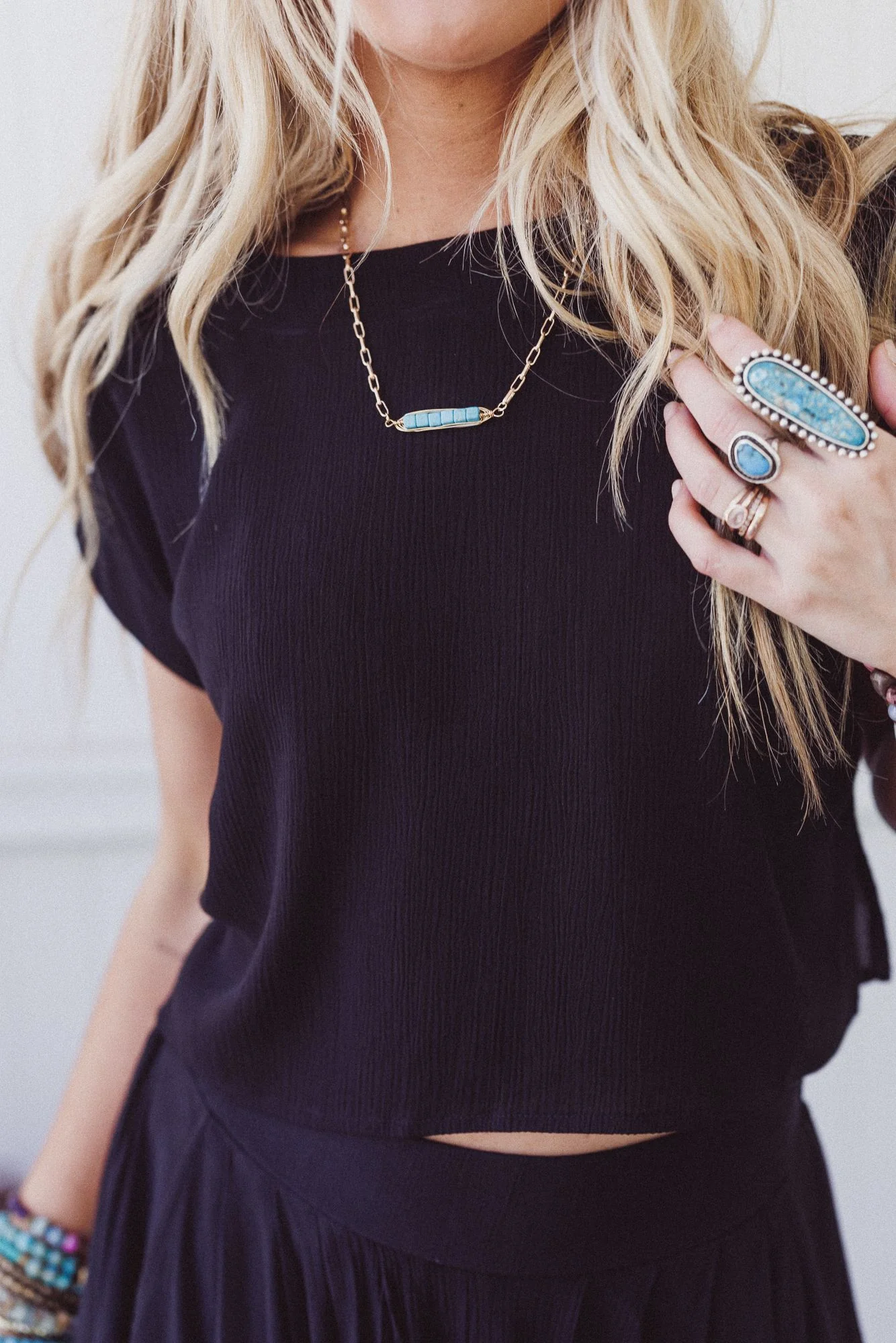 Desert Line Necklace - Gold - Image 3