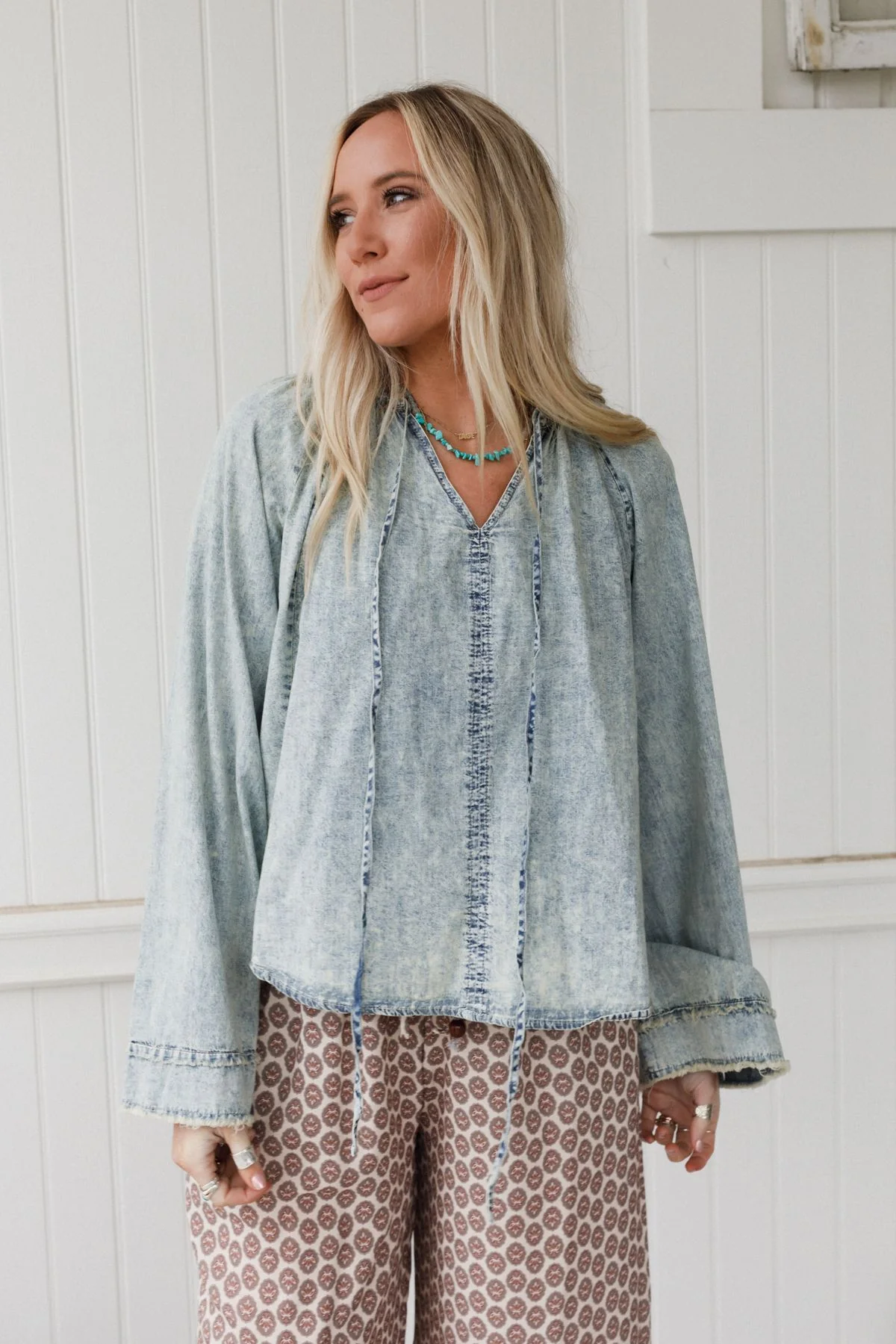 Driftwood Ease Top - Light Wash - Image 4