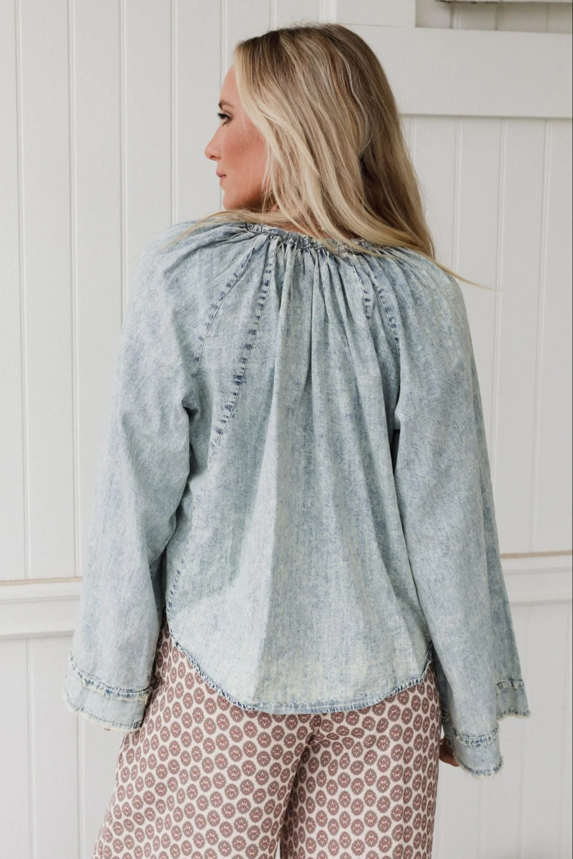 Driftwood Ease Top - Light Wash - Image 6