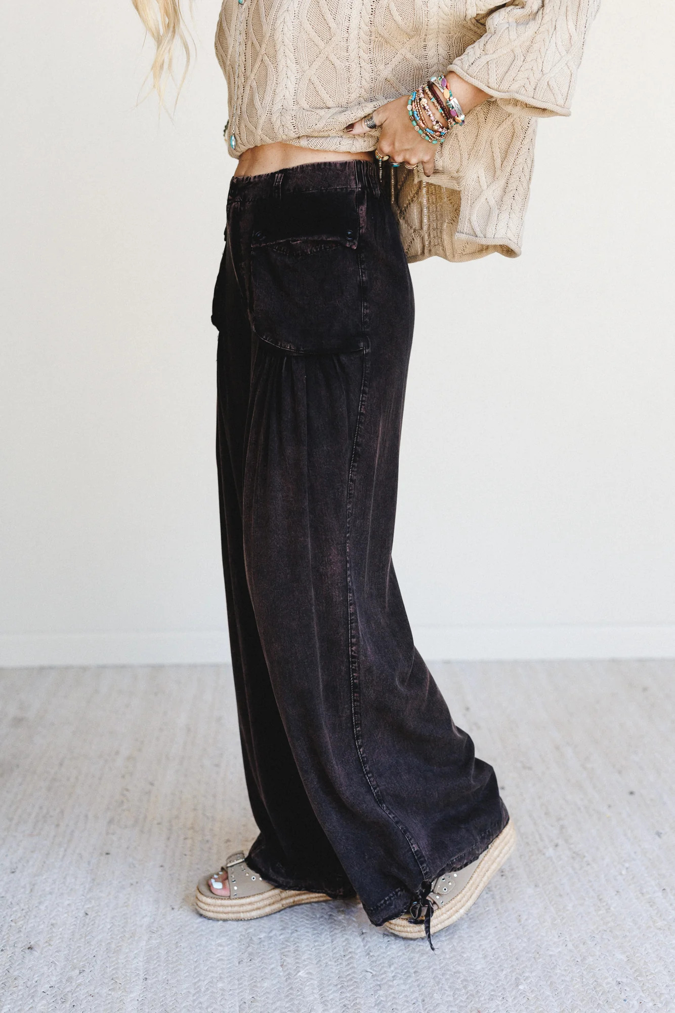 East Bay Loose Fit Cargo Jeans - Black - Image 4