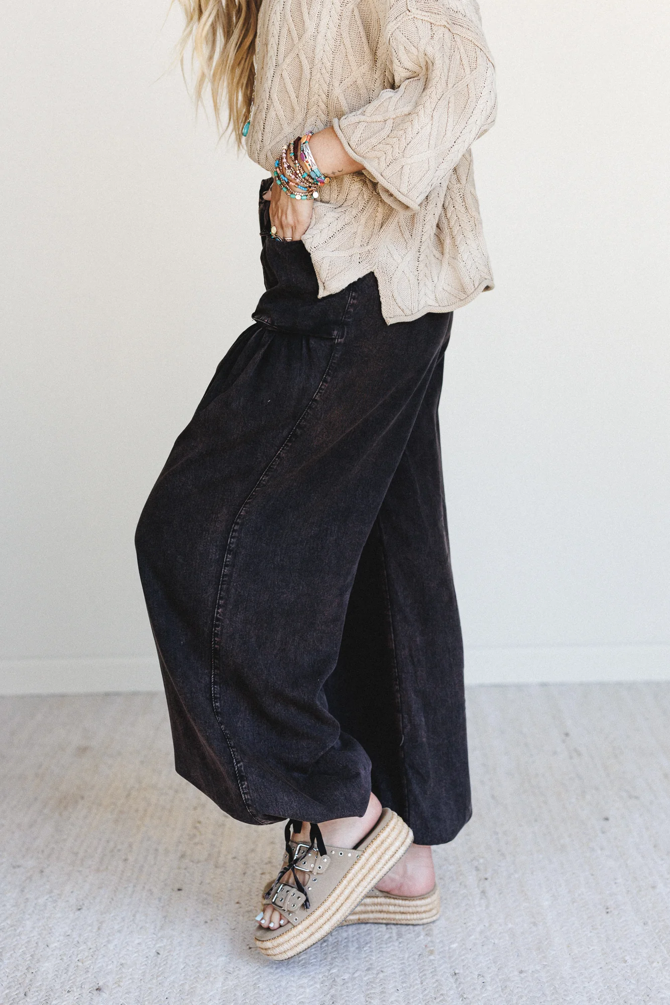 East Bay Loose Fit Cargo Jeans - Black - Image 5