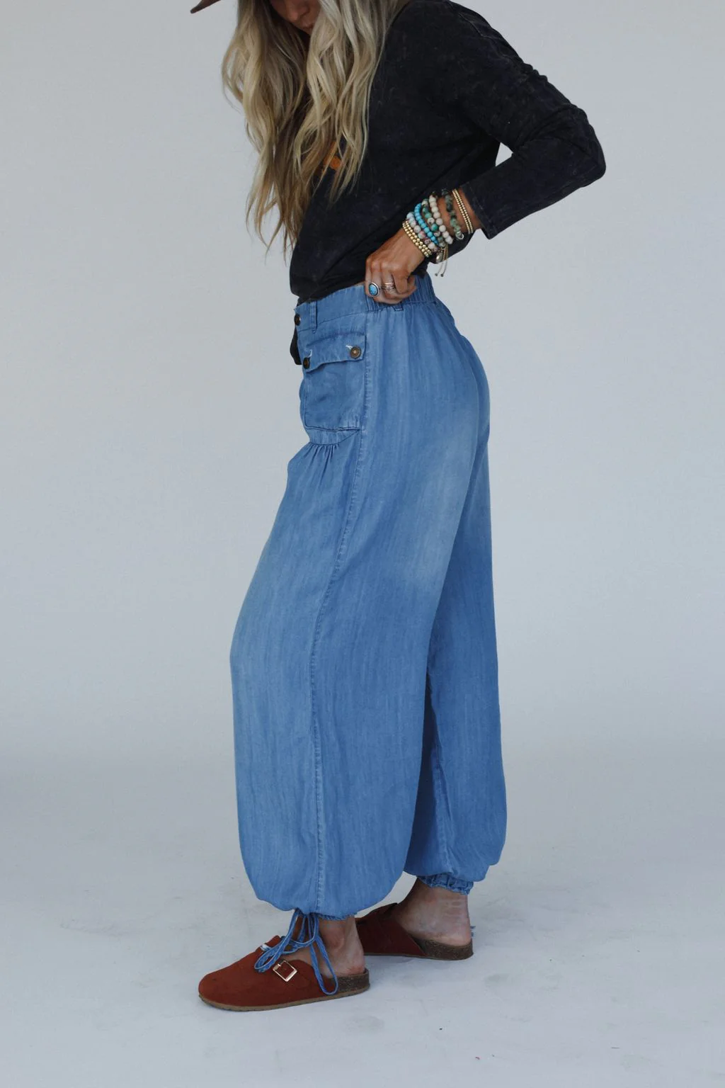 East Bay Loose Fit Cargo Jeans - Blue Dark Wash - Image 5