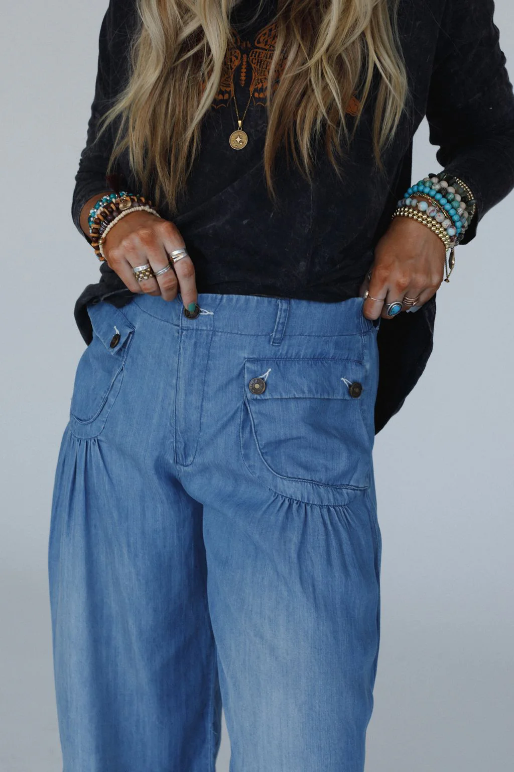 East Bay Loose Fit Cargo Jeans - Blue Dark Wash - Image 8