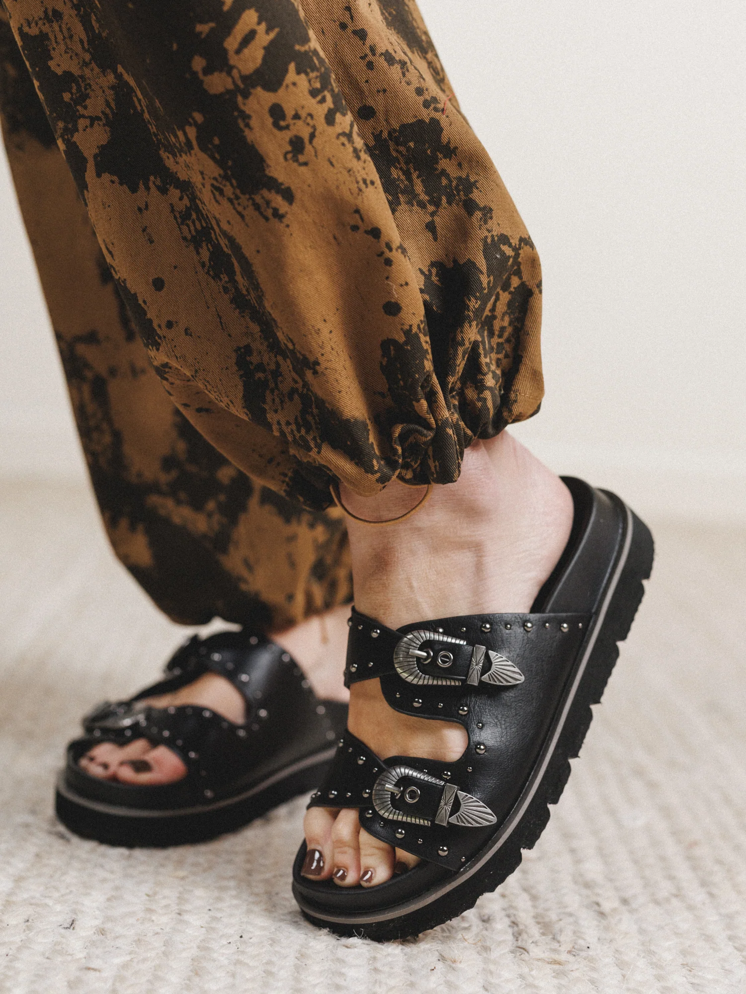 Effie Buckle Slide - Black - Image 6