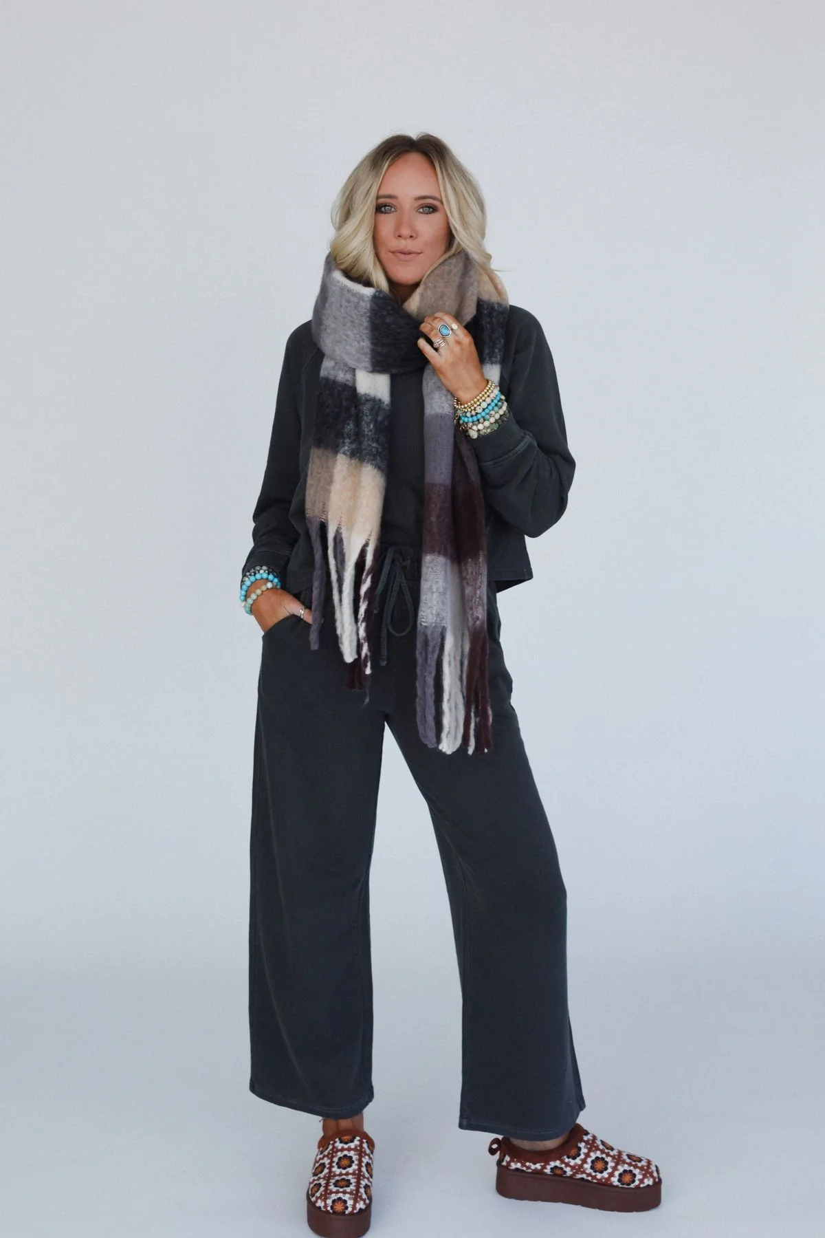 Everest Cozy Plaid Scarf - Black - Image 7