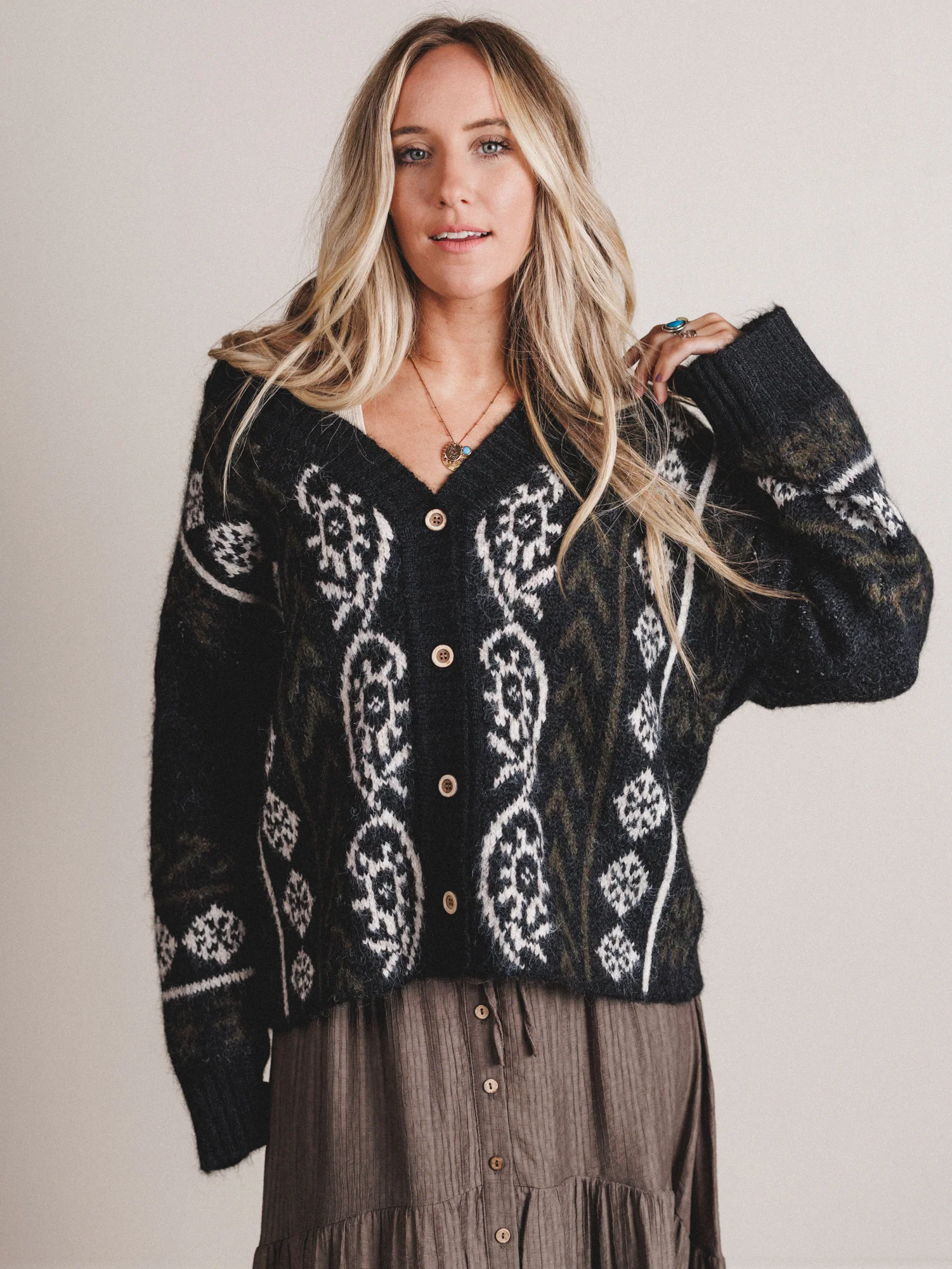 Fall Gaze Sweater - Black - Image 2