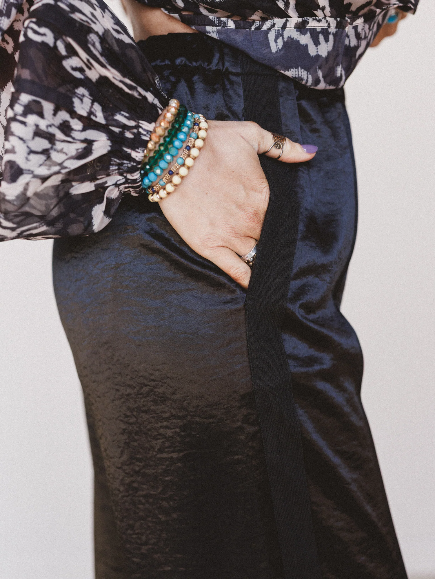 Feeling Sleek Satin Pants - Black - Image 3