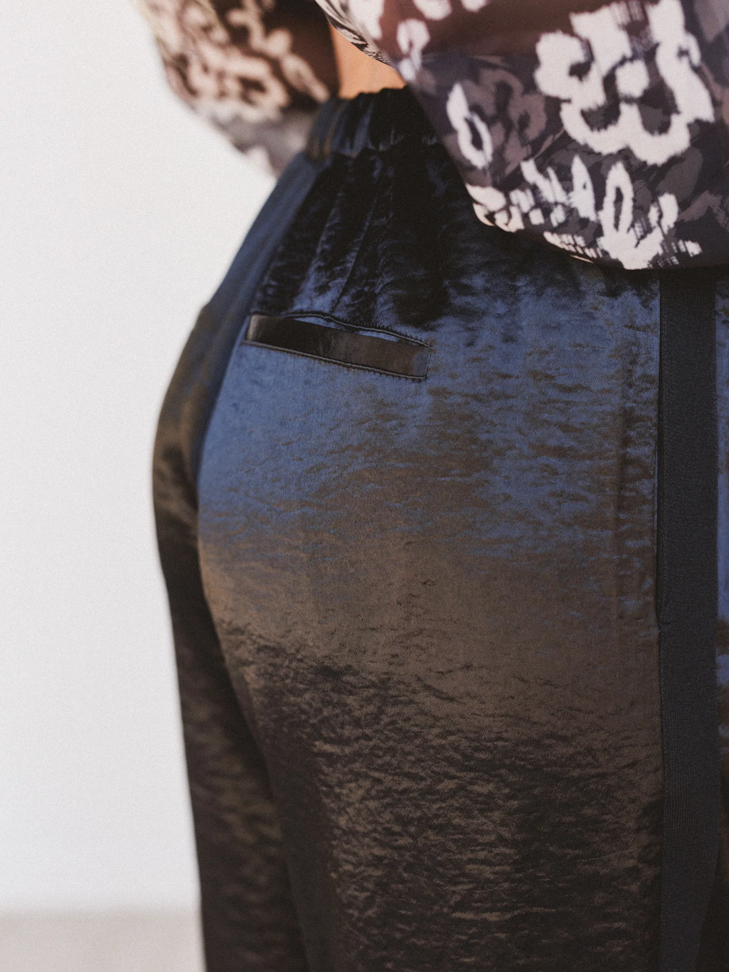 Feeling Sleek Satin Pants - Black - Image 5