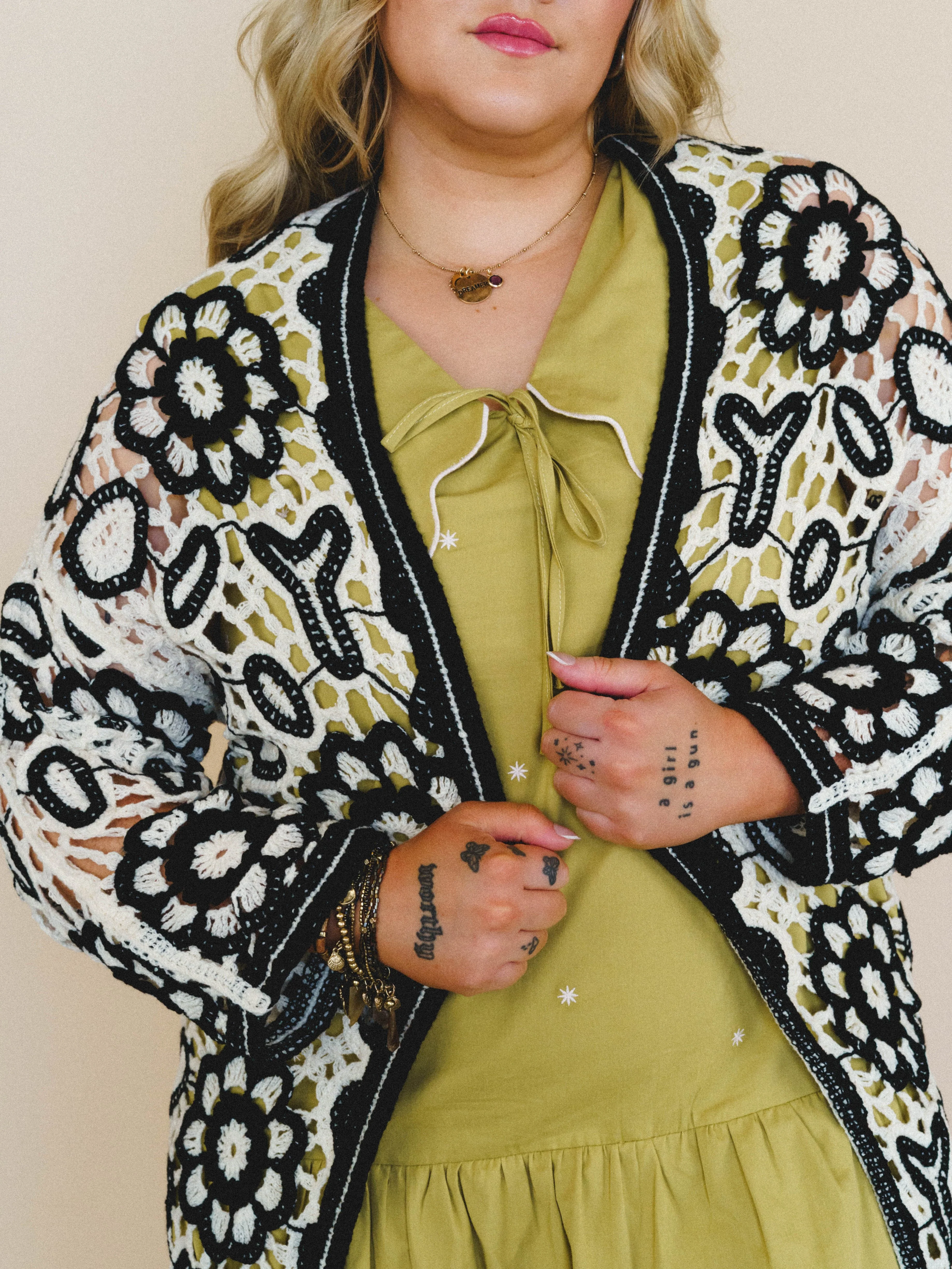 Floral Mood Duster - Black - Image 4