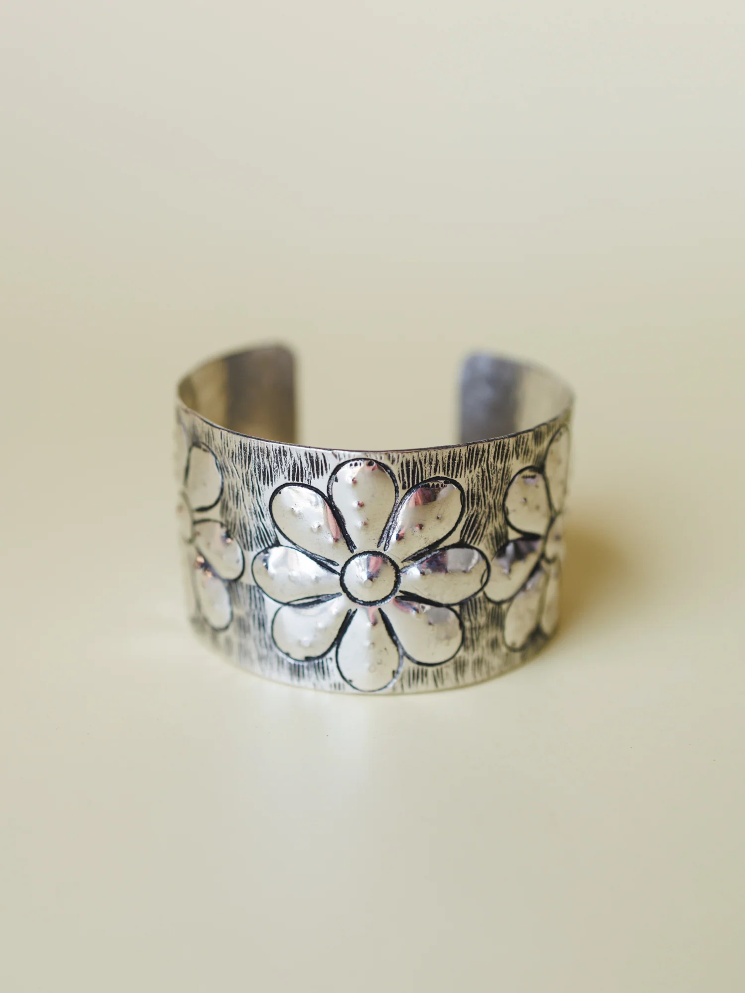 Flower Power Cuff - Silver - Image 2