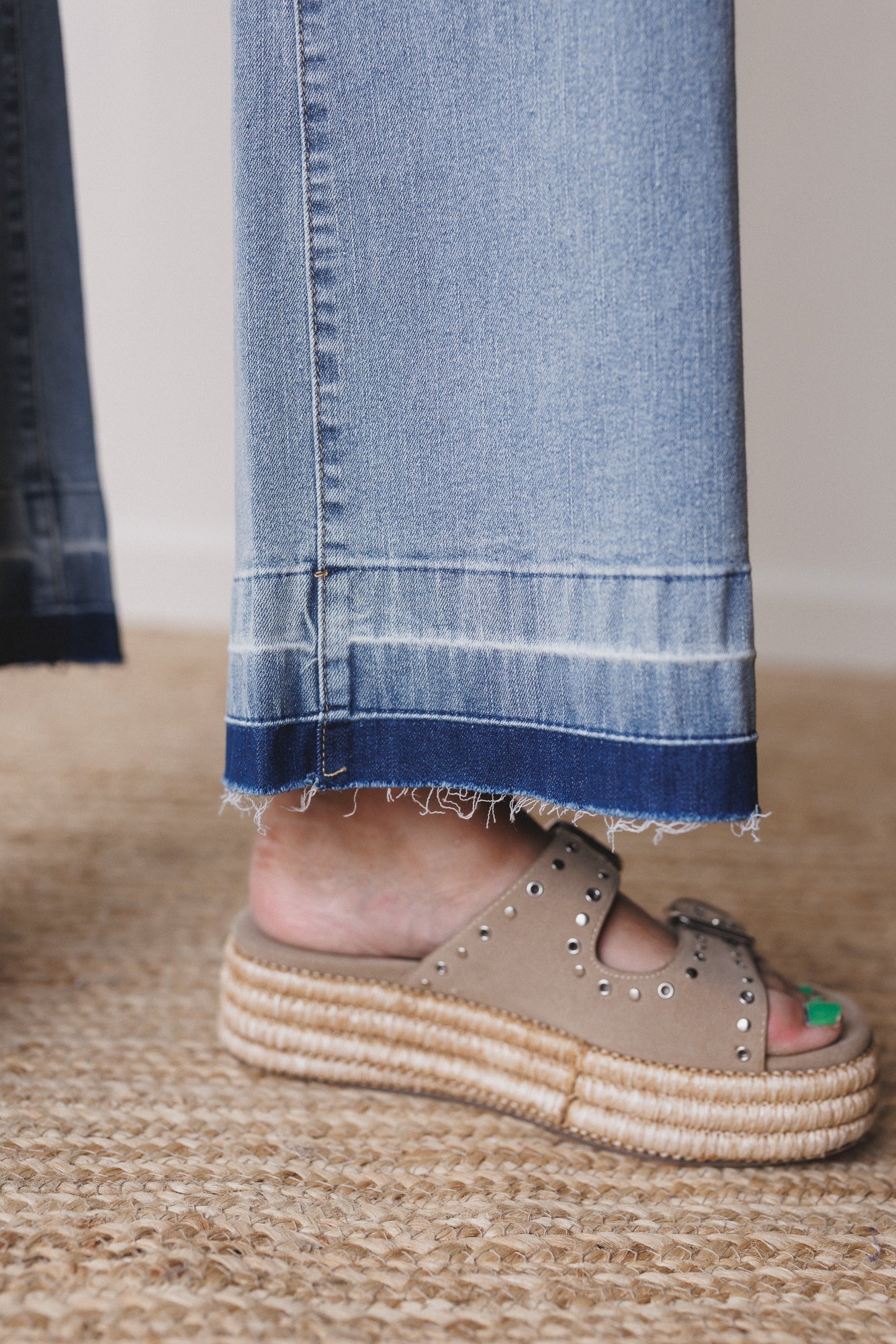 Jonathon Wide Leg Jeans - Washed Denim - Image 2