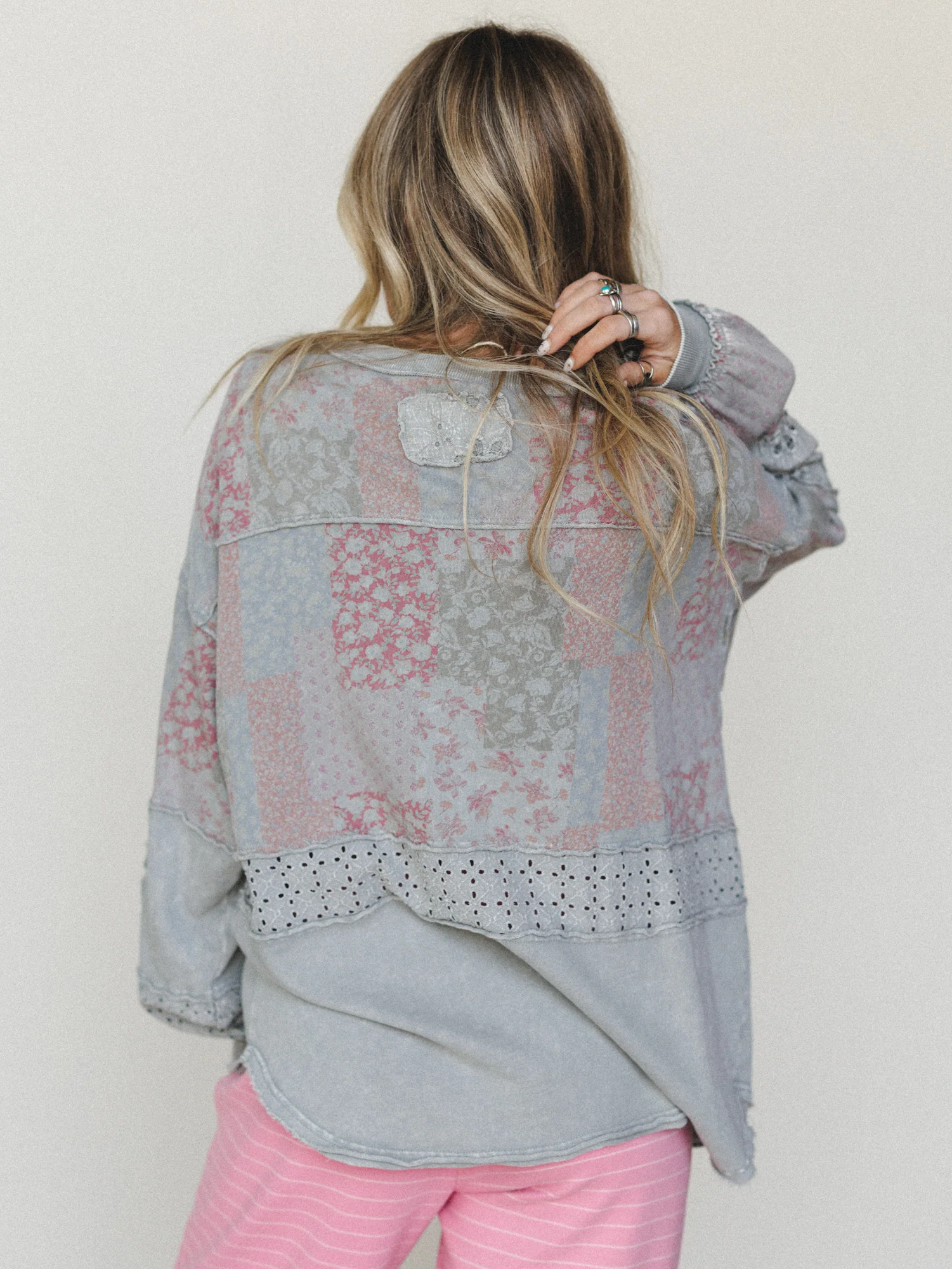 Life in Florals Tee - Light Ash - Image 5