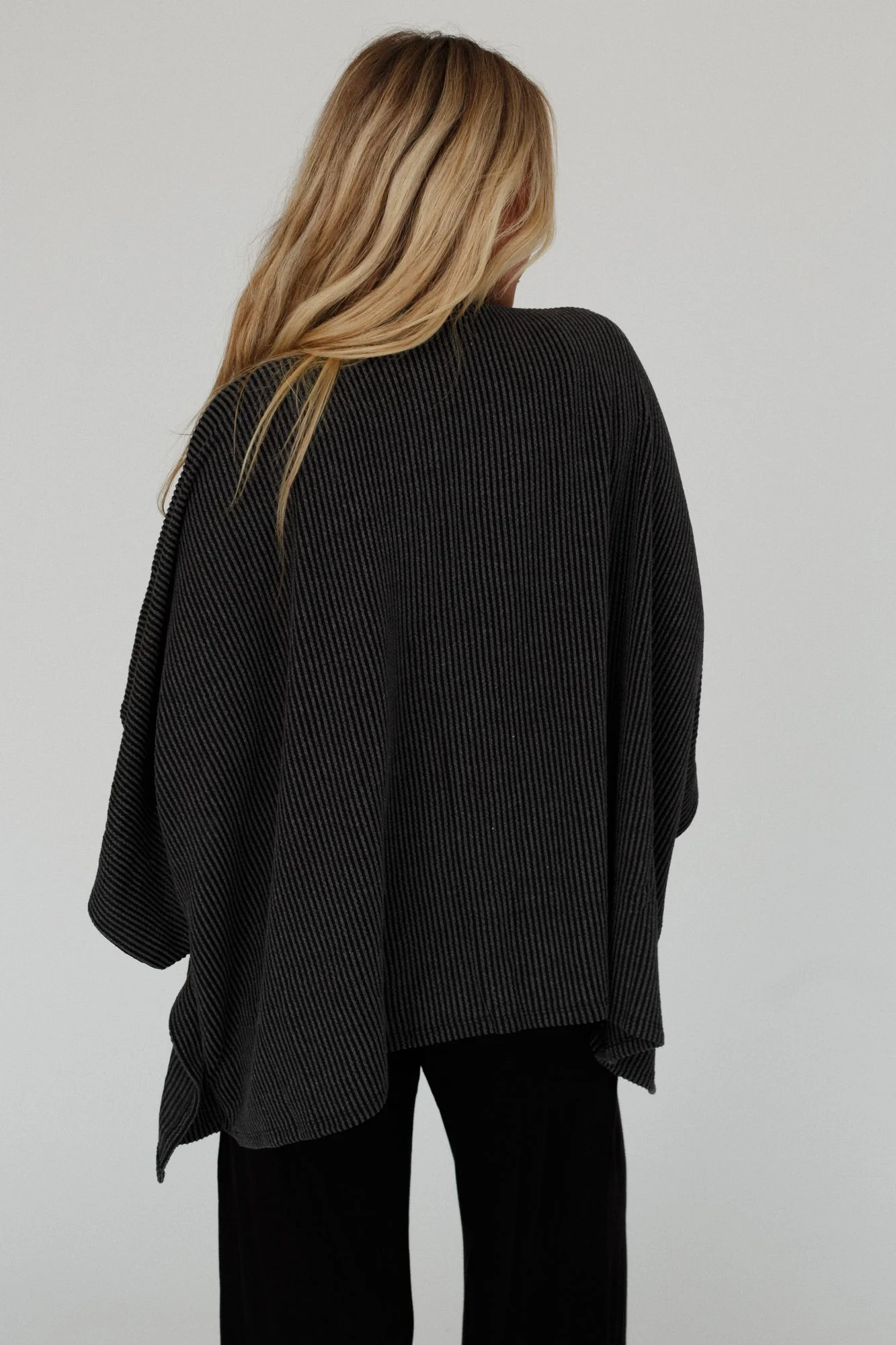 The Nest Lotus Lace Trim Ribbed Knit Kimono - Charcoal - Image 3