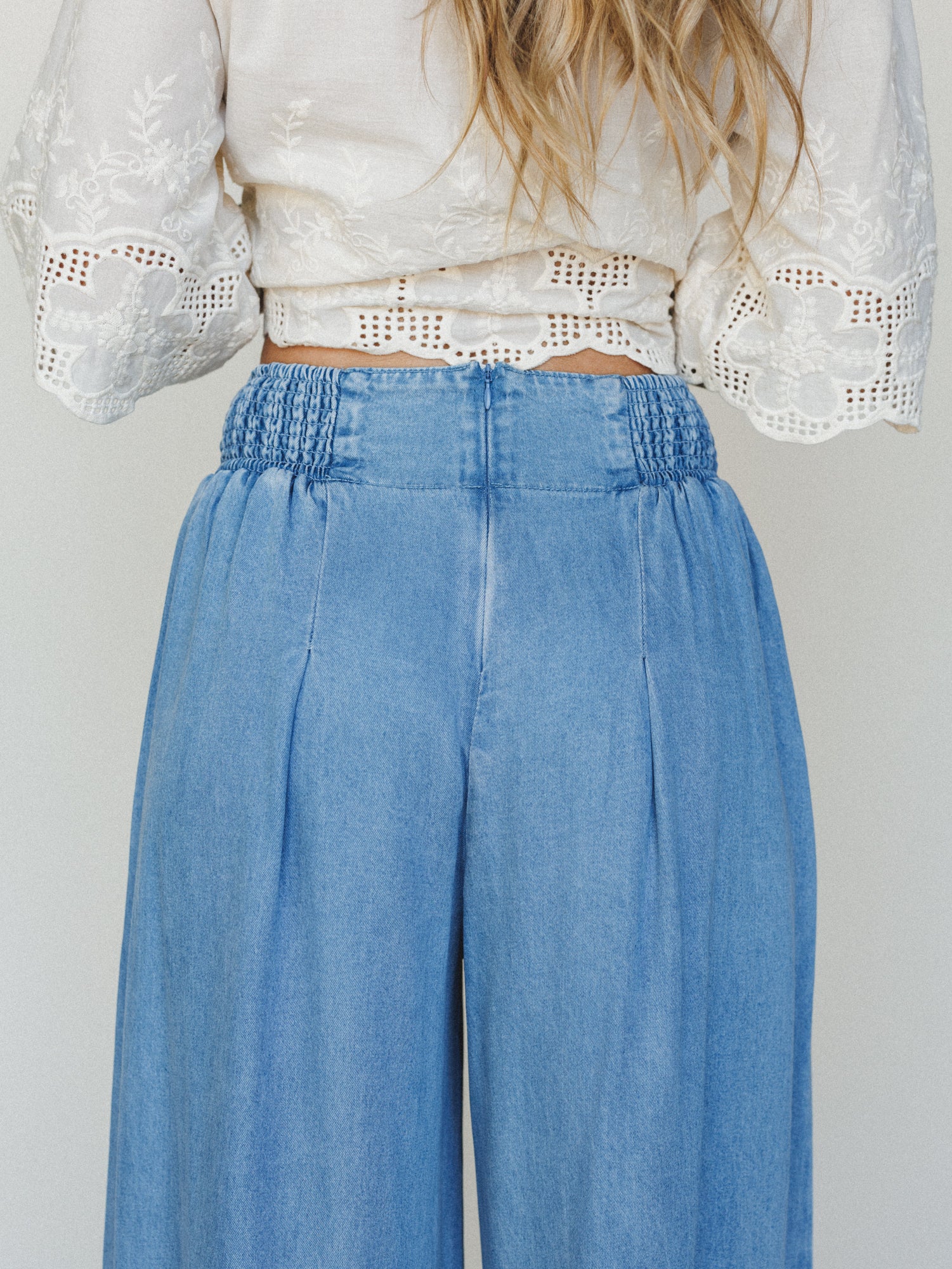 Night Drive Jeans - Medium Wash - Image 4