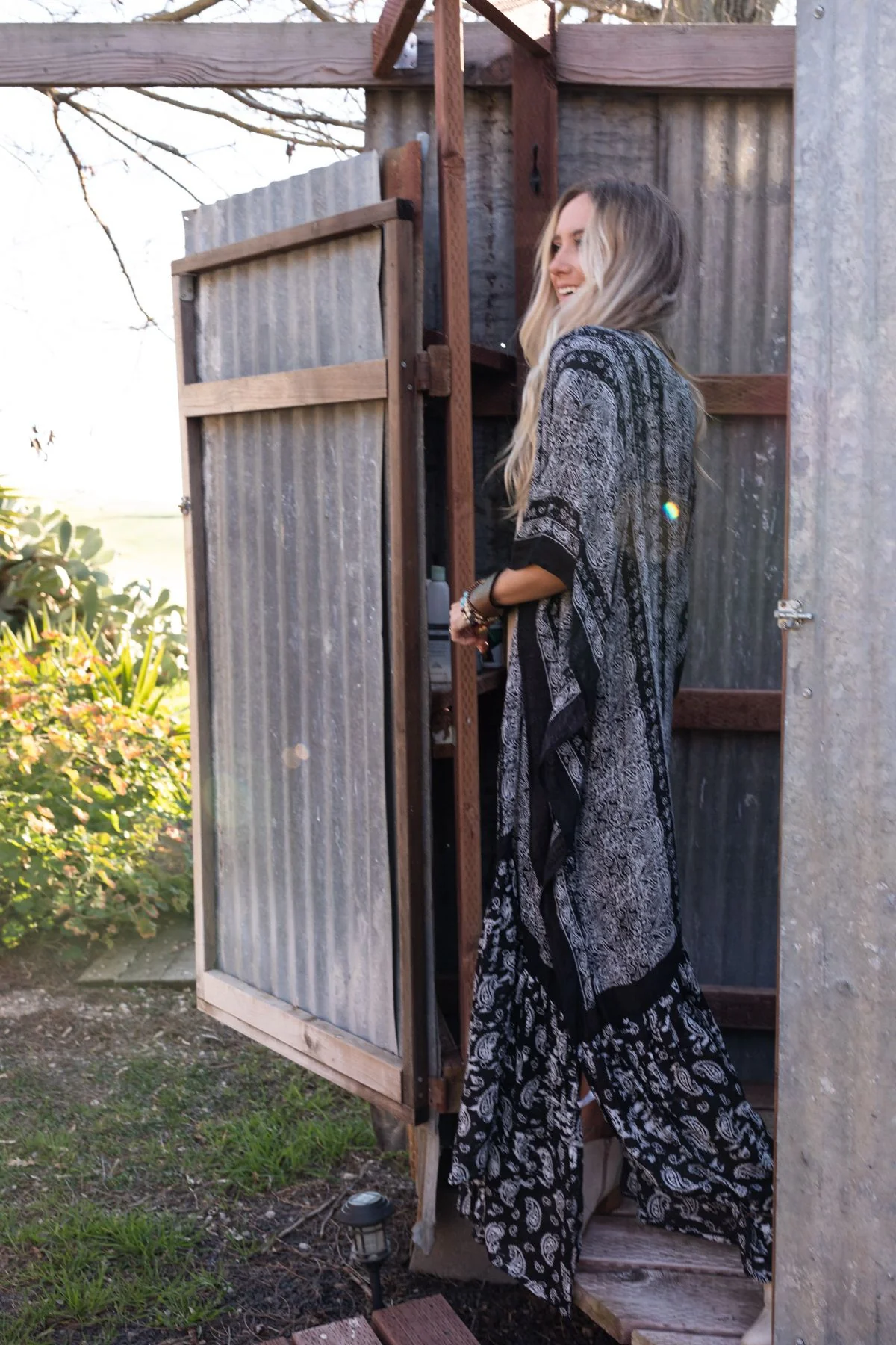 Paisley Tapestry Free Flow Duster Kimono - Black - Image 4