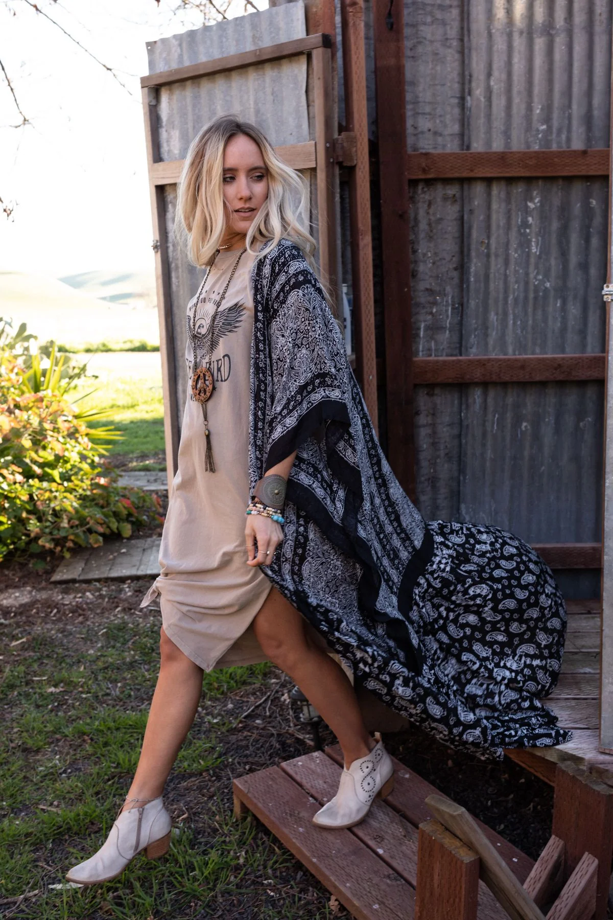 Paisley Tapestry Free Flow Duster Kimono - Black - Image 5