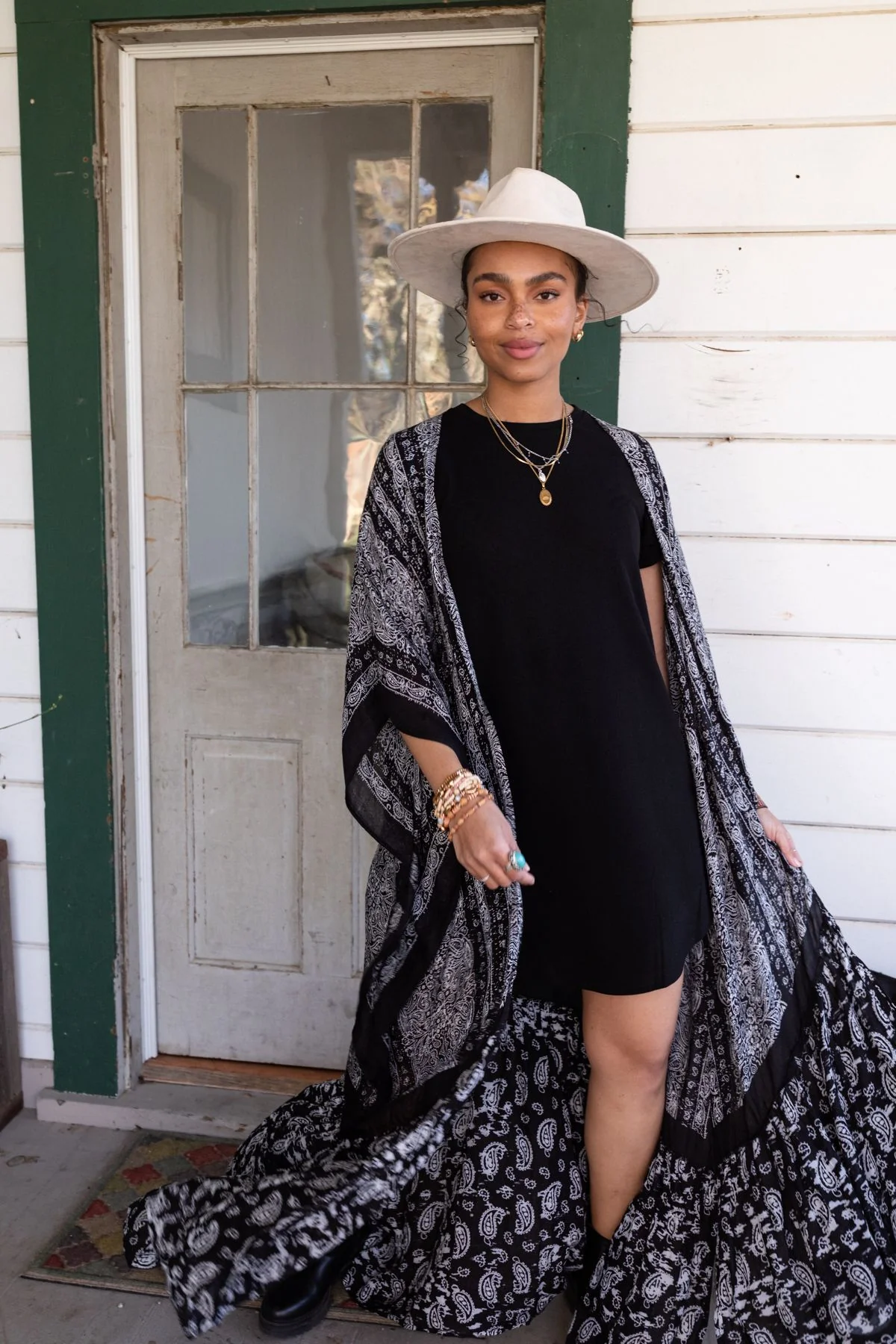 Paisley Tapestry Free Flow Duster Kimono - Black - Image 6