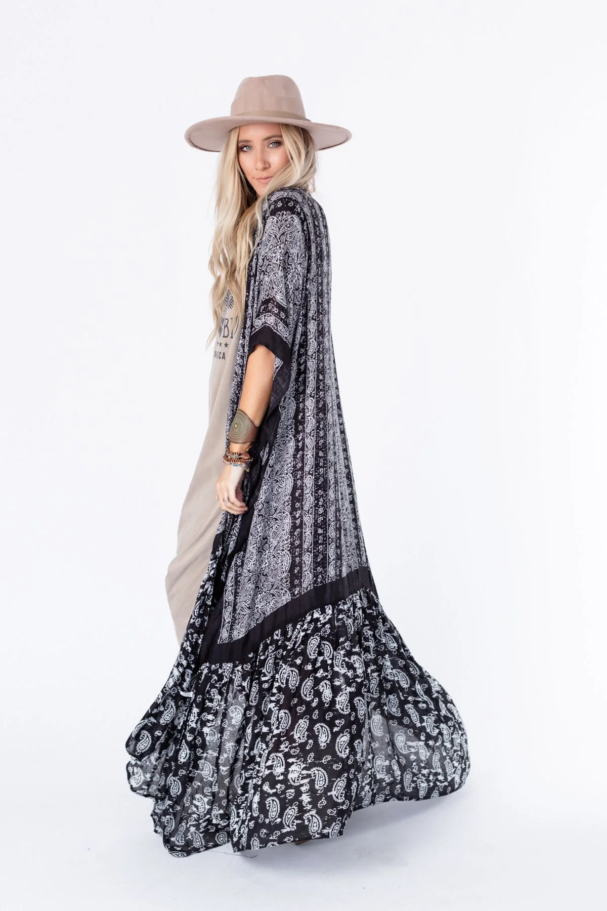 Paisley Tapestry Free Flow Duster Kimono - Black - Image 9