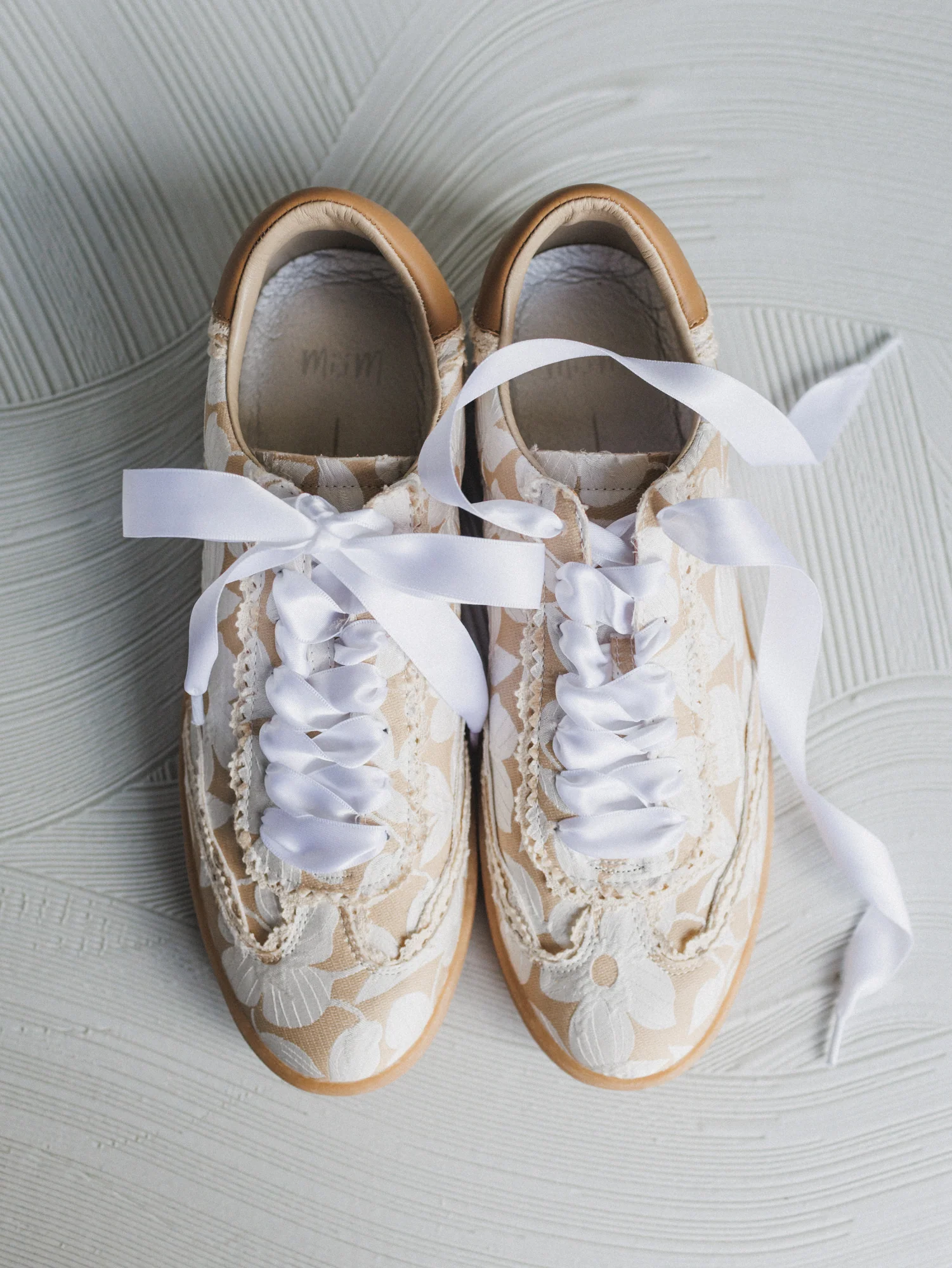 Sand Dune Sneakers - Beige Floral
