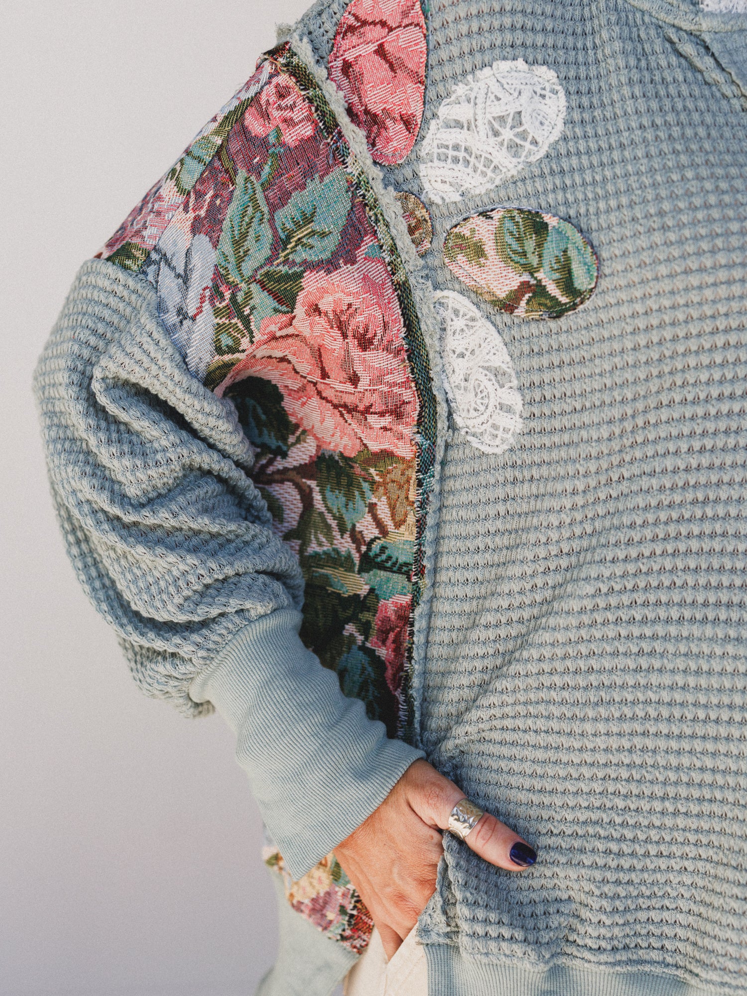 Seaside Roses Sweater - Seafoam - Image 3