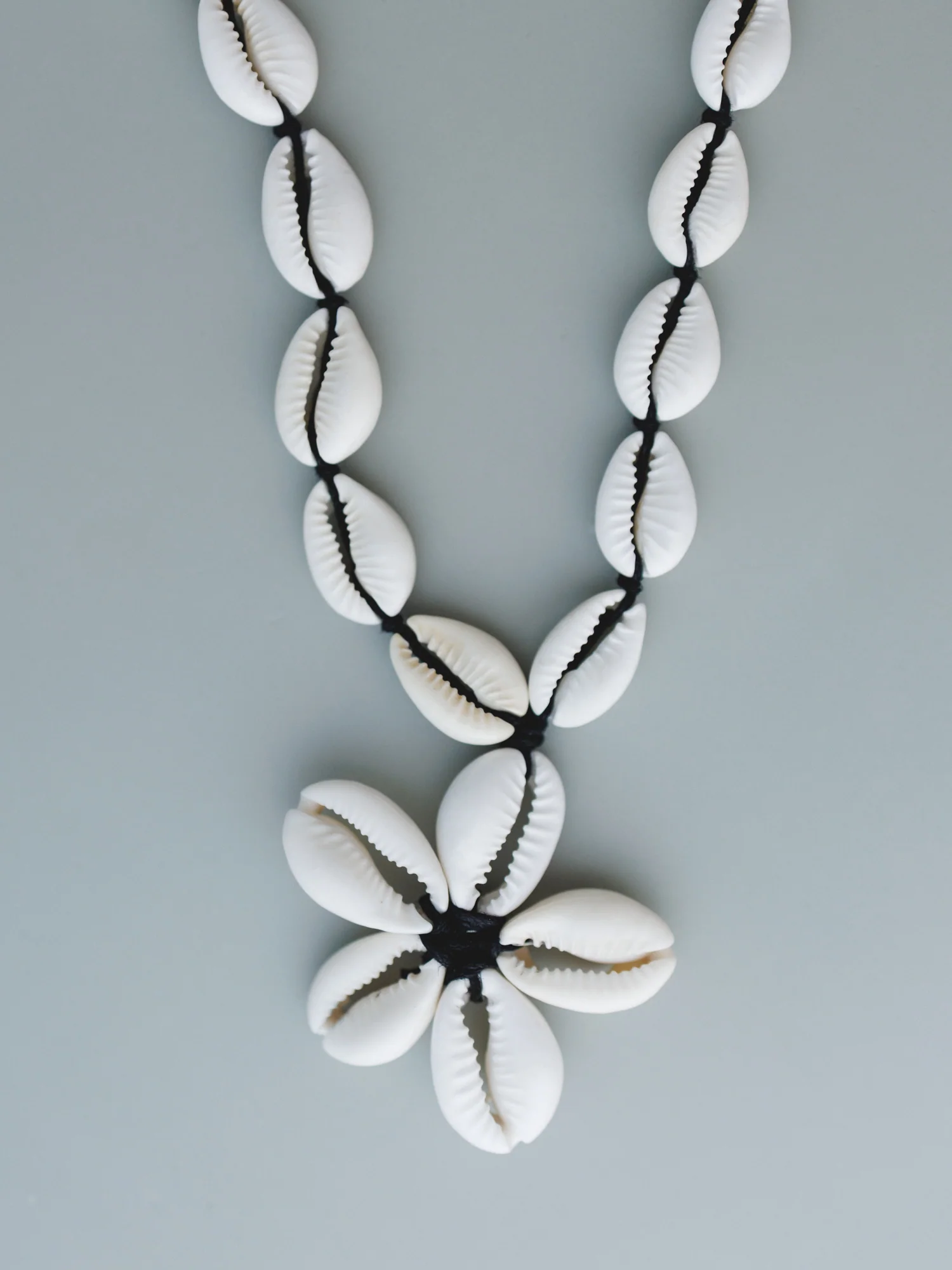 Shell Beach Necklace - White - Image 3
