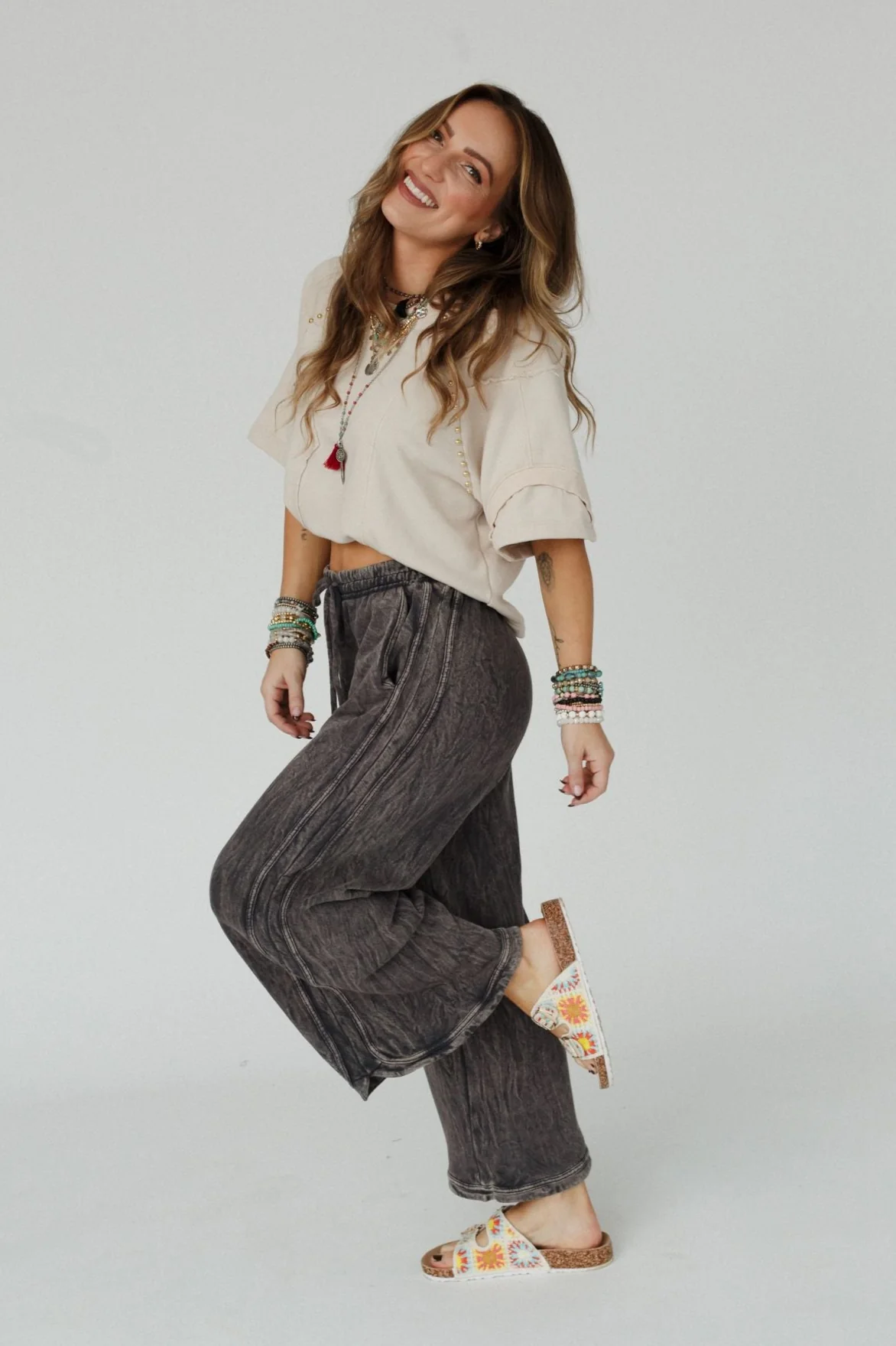 The Nest So Comfy Wide Leg Pant Petite Length - Charcoal - Image 4