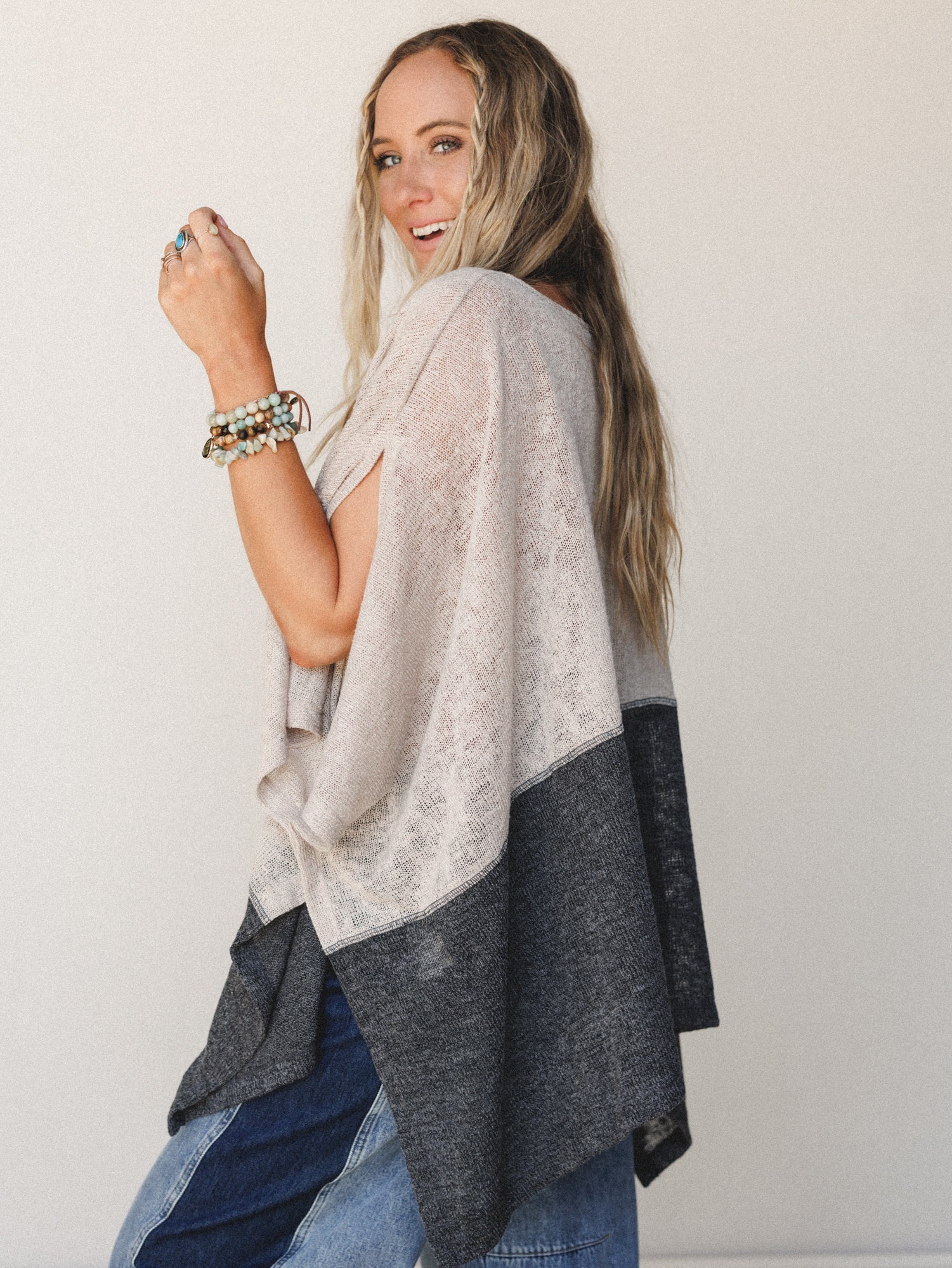 The Nest Bold Horizon Top - Beige Black - Image 2