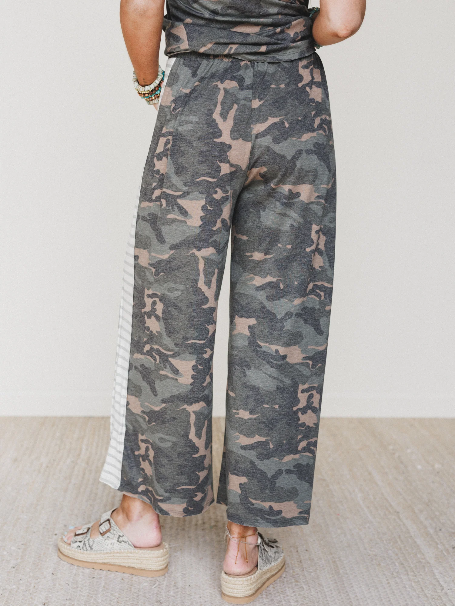 The Nest Casual Wanderer Wide Leg Pant - Olive Charcoal - Image 5