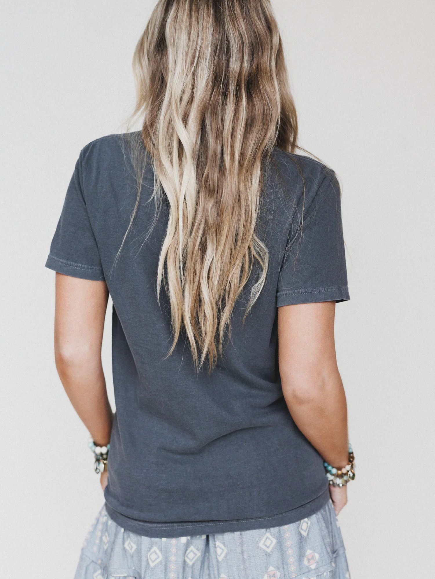The Nest Lucky You Graphic Tee - Pepper - Image 4