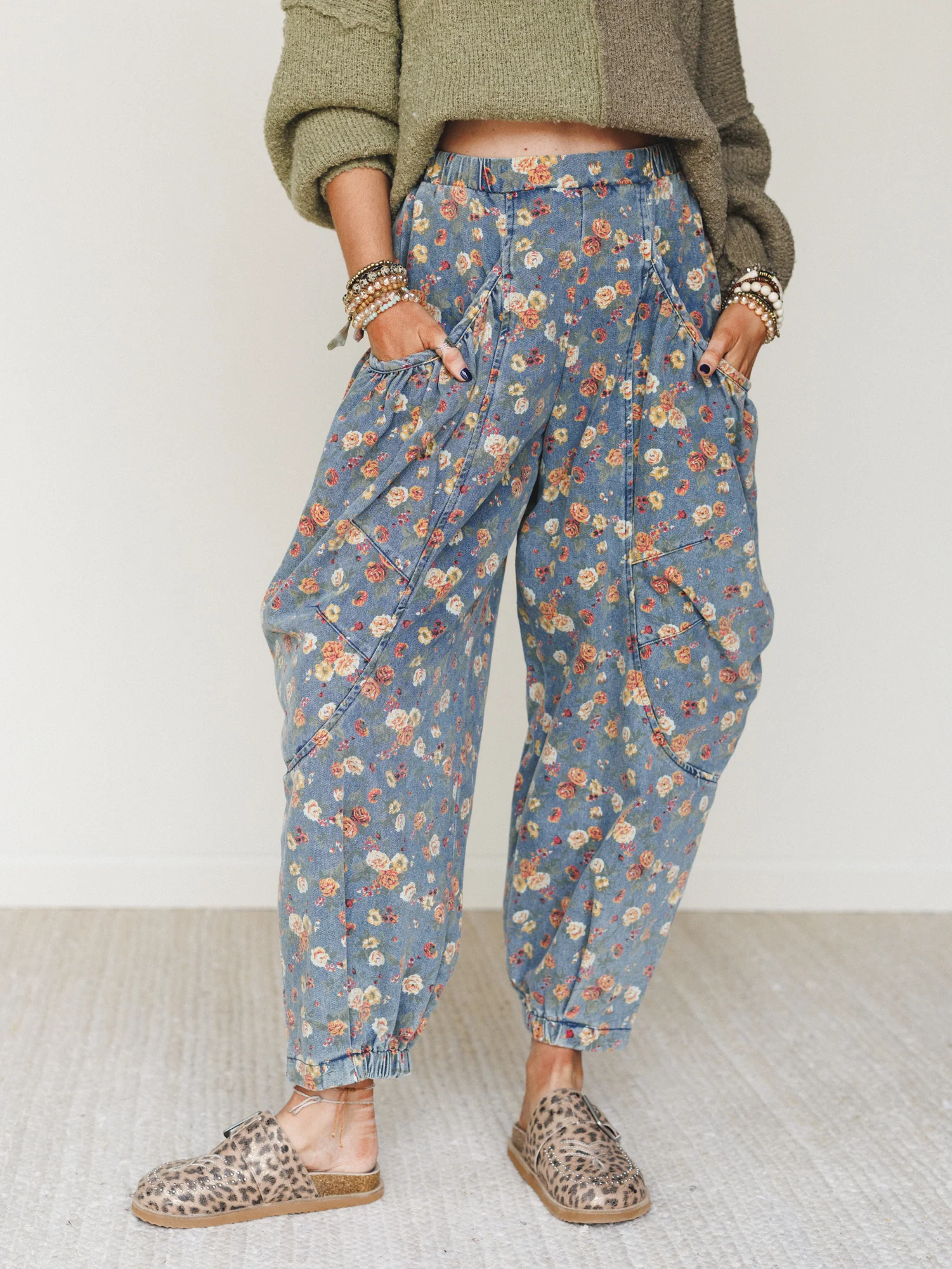 The Nest Nora Gathered Barrel Denim Pant - Denim Blue Floral - Image 2