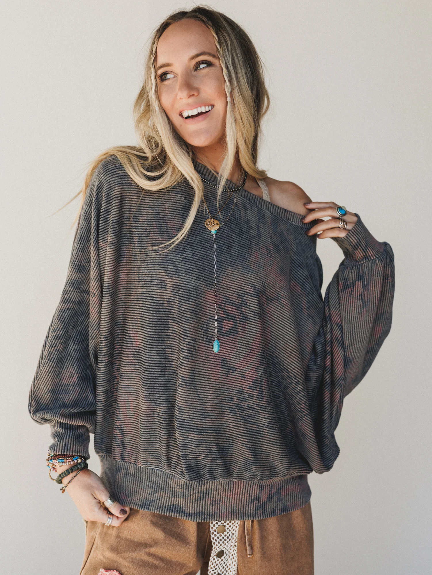 The Nest Savannah Bat Sleeve Top - Charcoal - Image 4