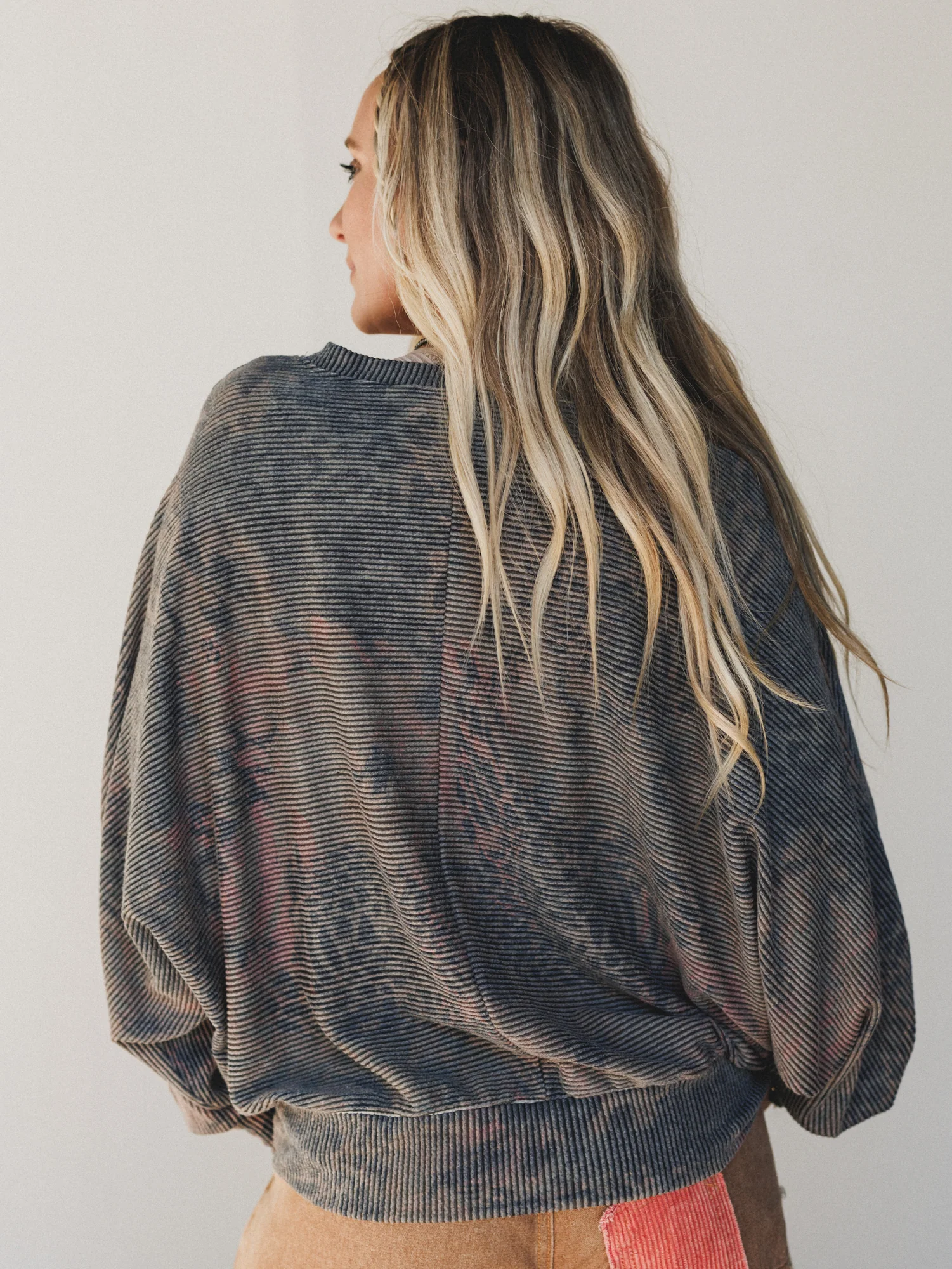 The Nest Savannah Bat Sleeve Top - Charcoal - Image 5