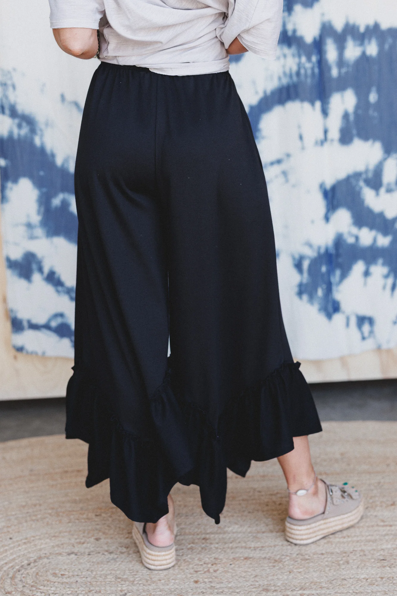 The Nest Serene Flow Ruffled Pants - Black - Image 4
