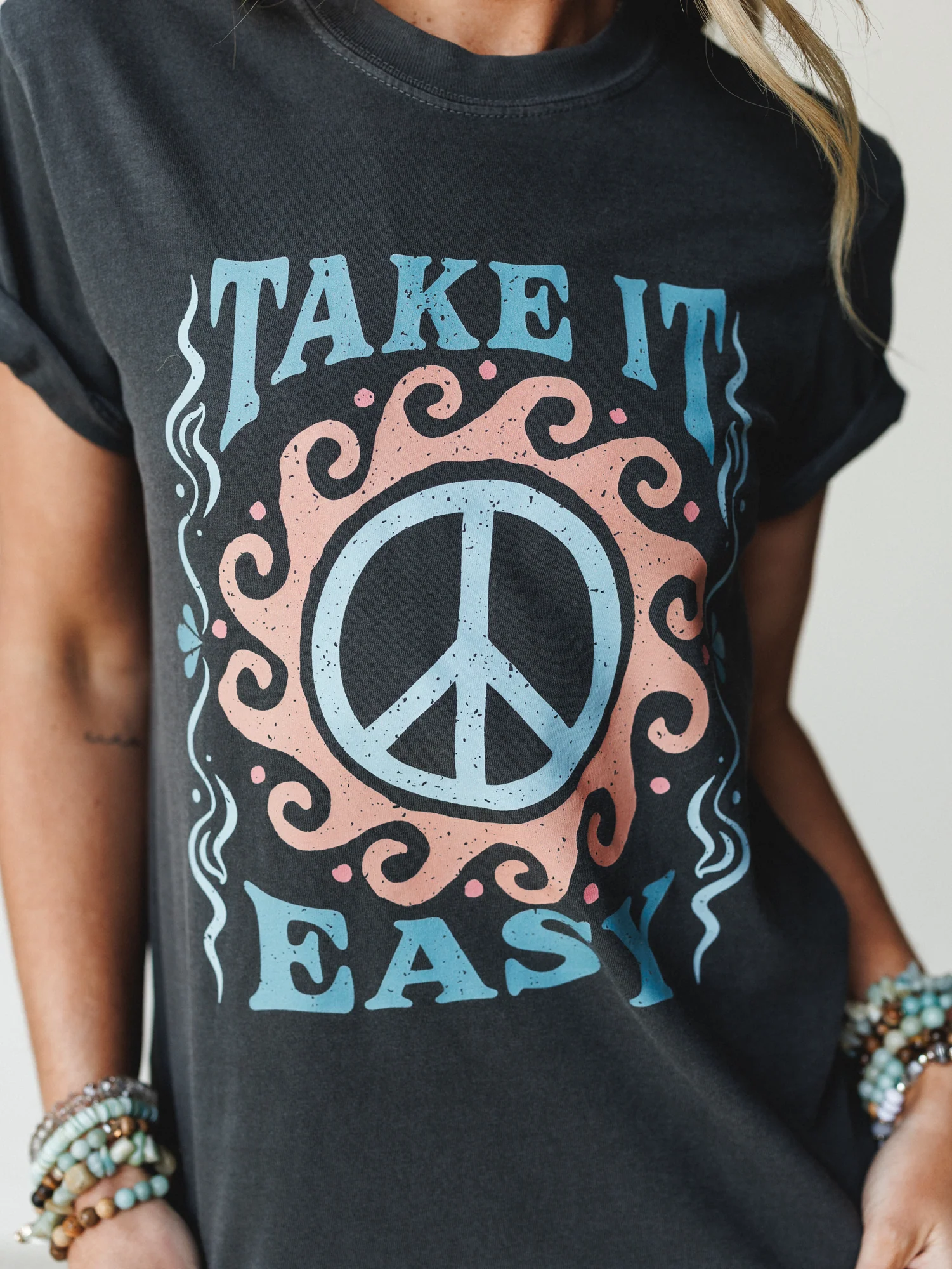 The Nest Take It Easy Graphic Tee - Pepper - Image 2
