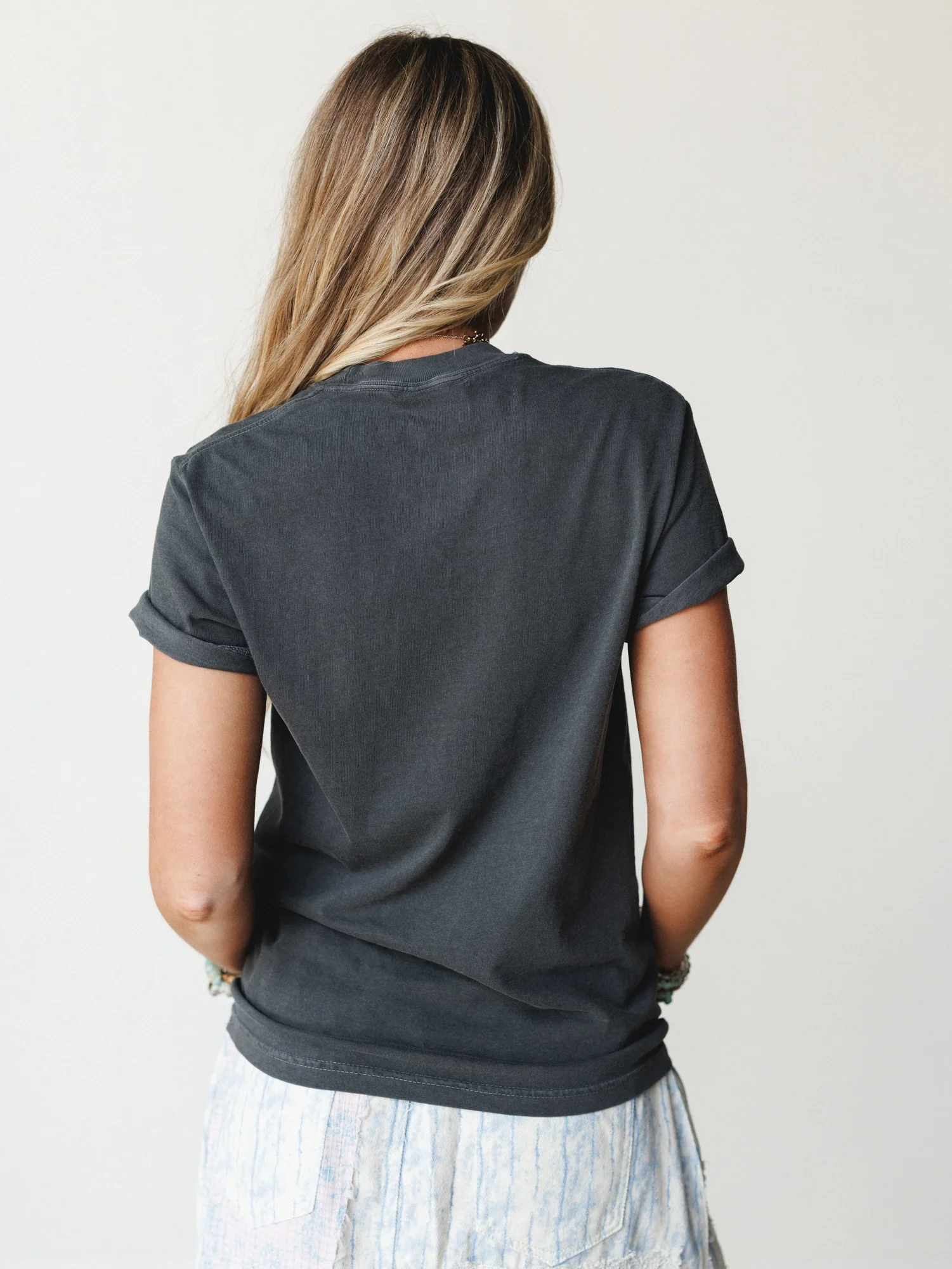 The Nest Take It Easy Graphic Tee - Pepper - Image 4