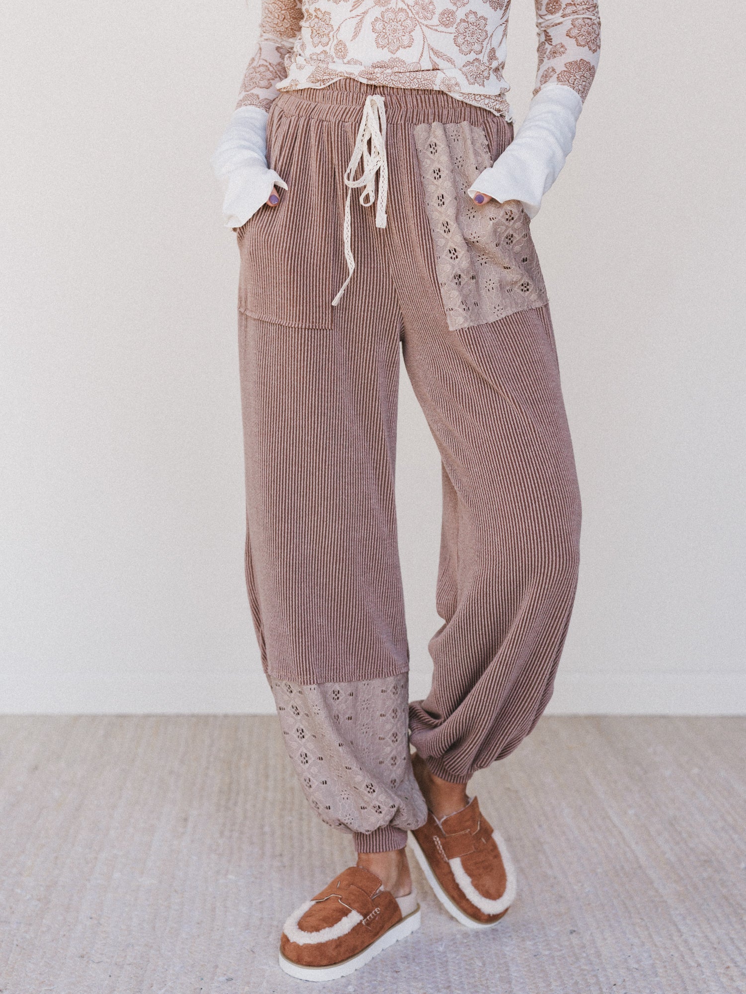 The Nest Weekend Warrior Joggers - Coffee