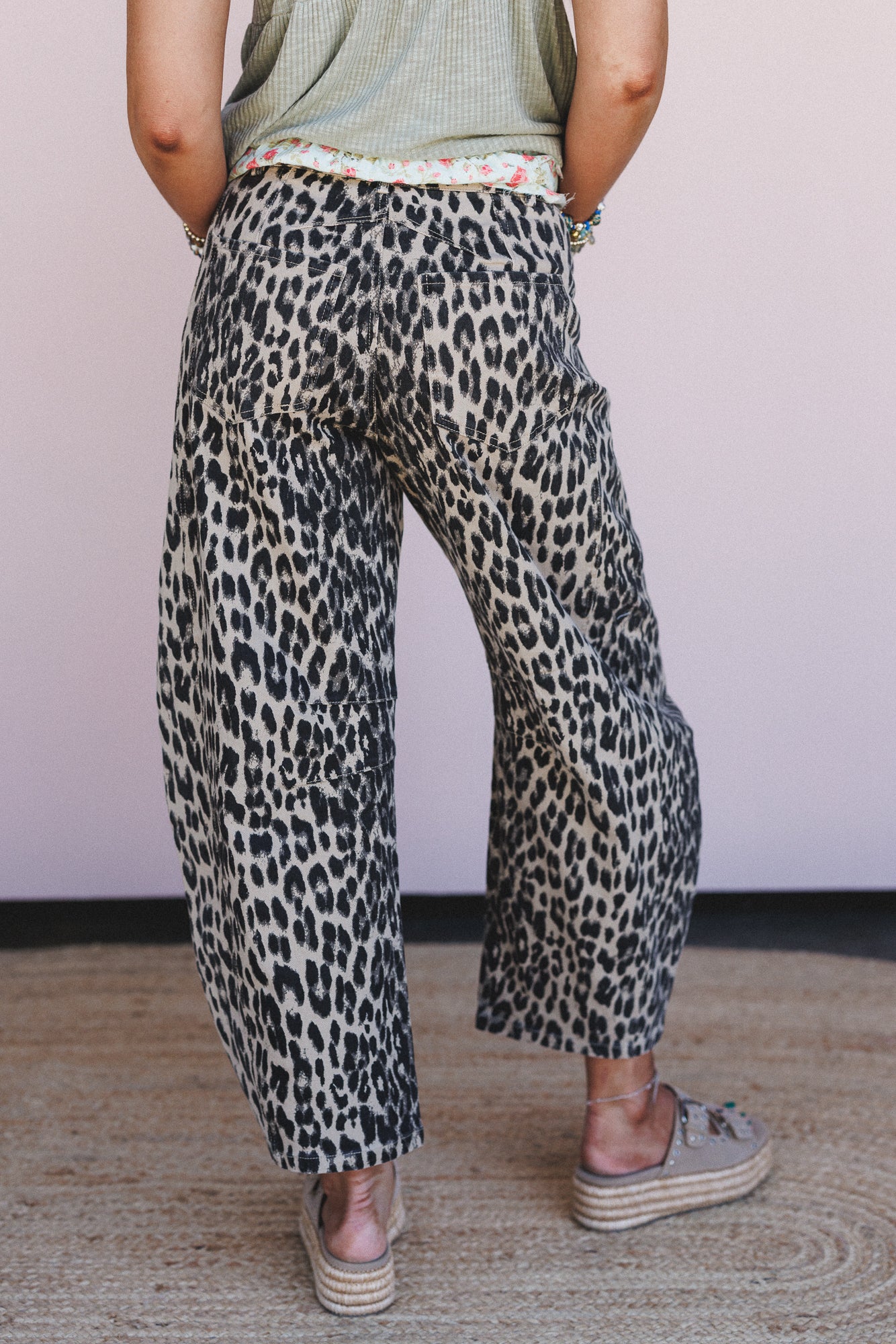 Thrill Seeker Leopard Barrel Jeans - Chestnut - Image 4